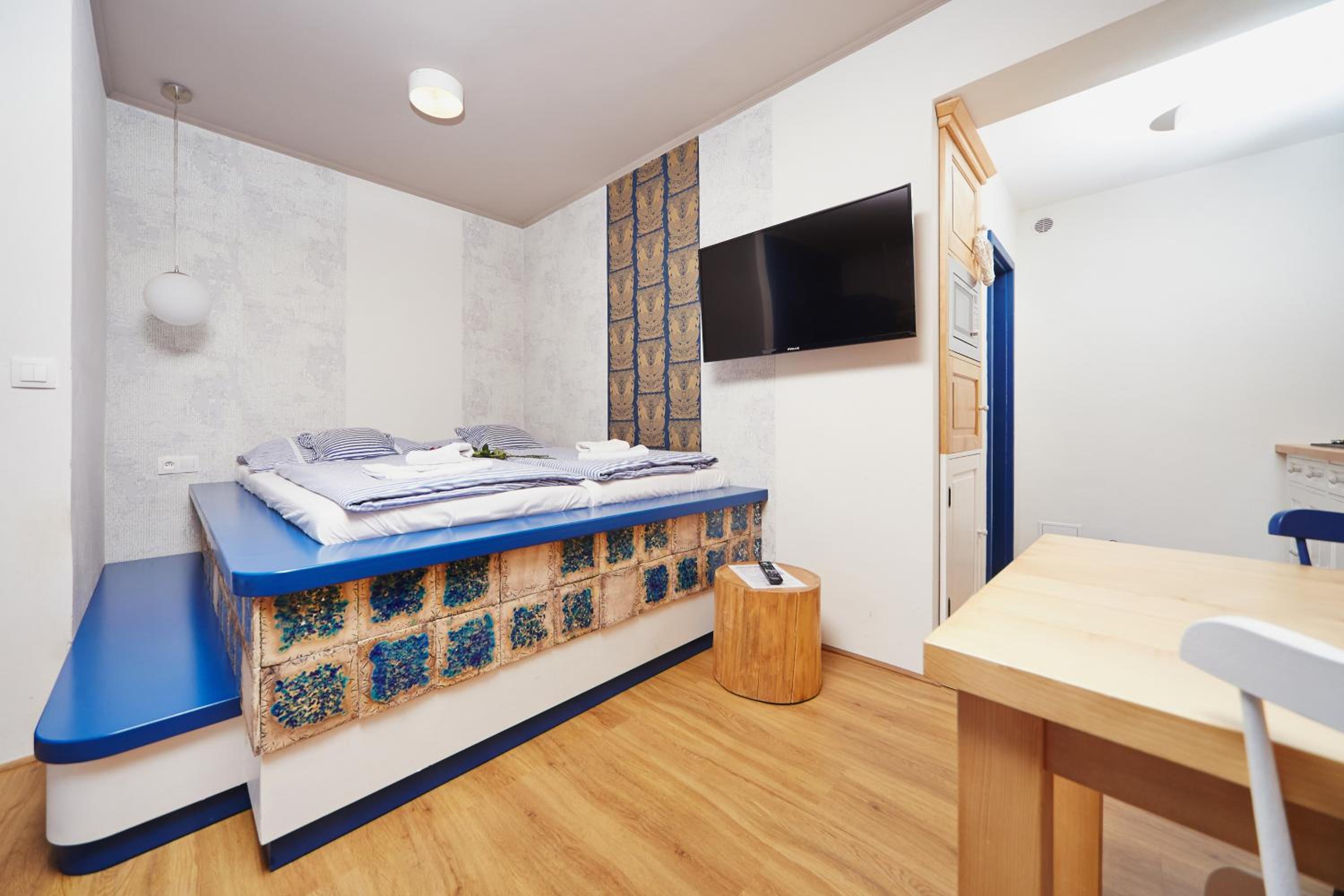 Deluxe Family Suite photo 1