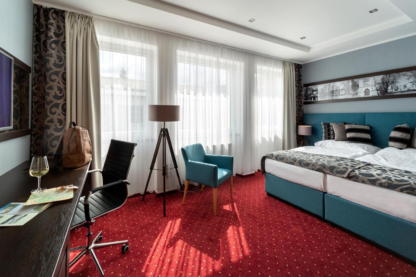 Double or Twin Room with Private Bathroom - Photo 10