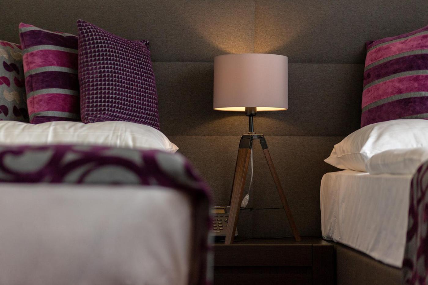 Double or Twin Room with Private Bathroom - Photo 15