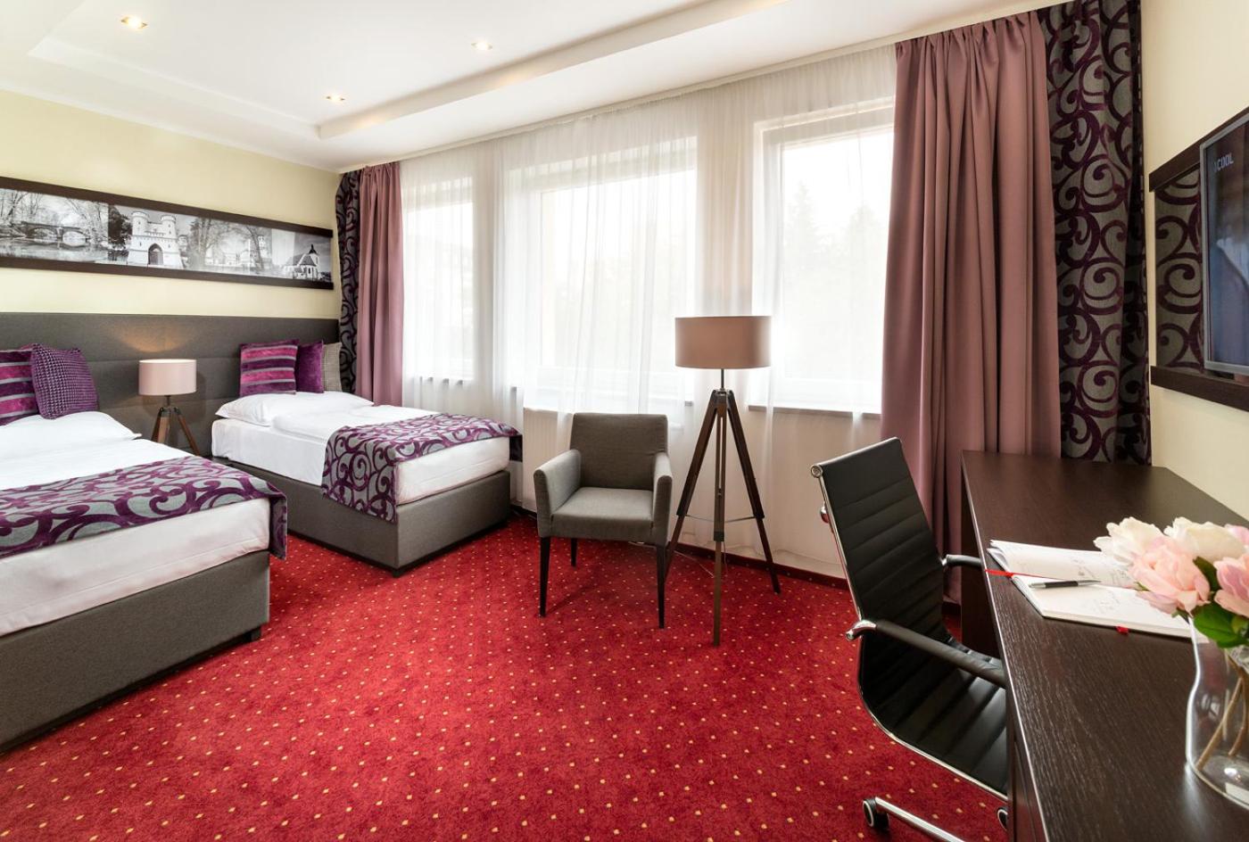 Double or Twin Room with Private Bathroom - Photo 3