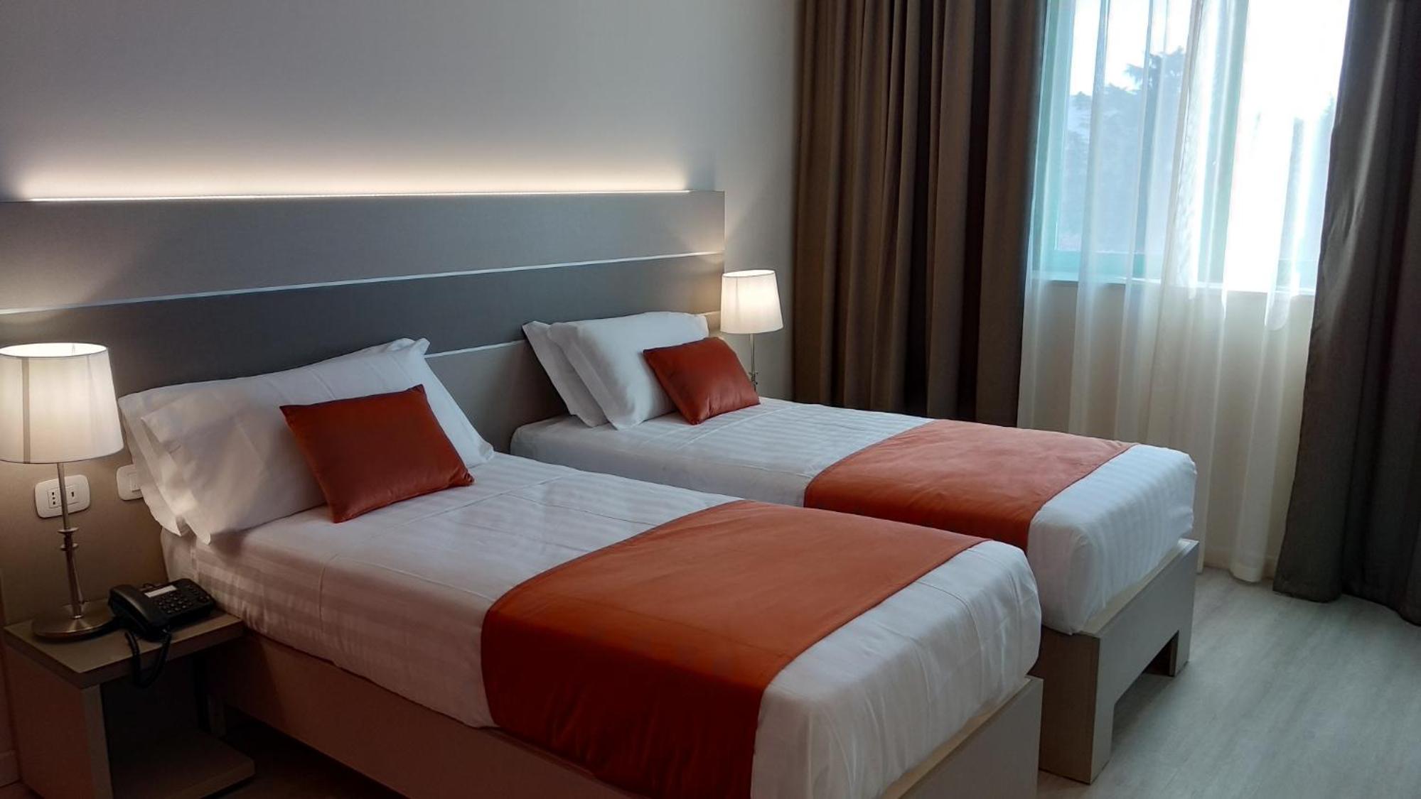 Superior Twin Room - Photo 6