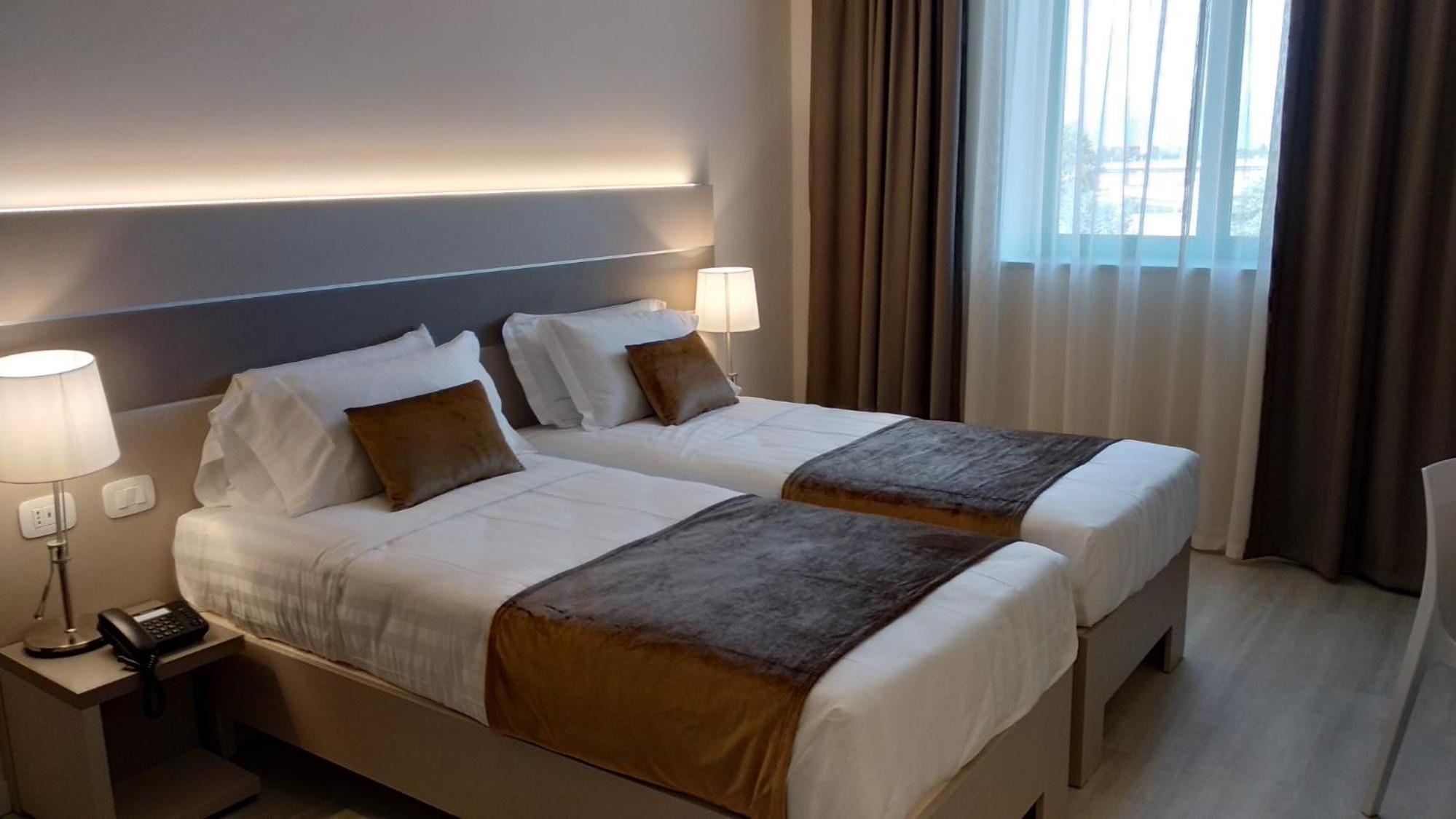 Superior Twin Room - Photo 5