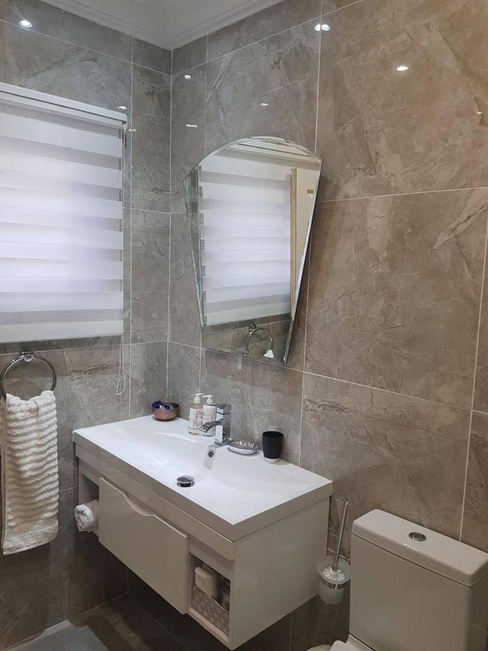 Budget Double Room photo 3