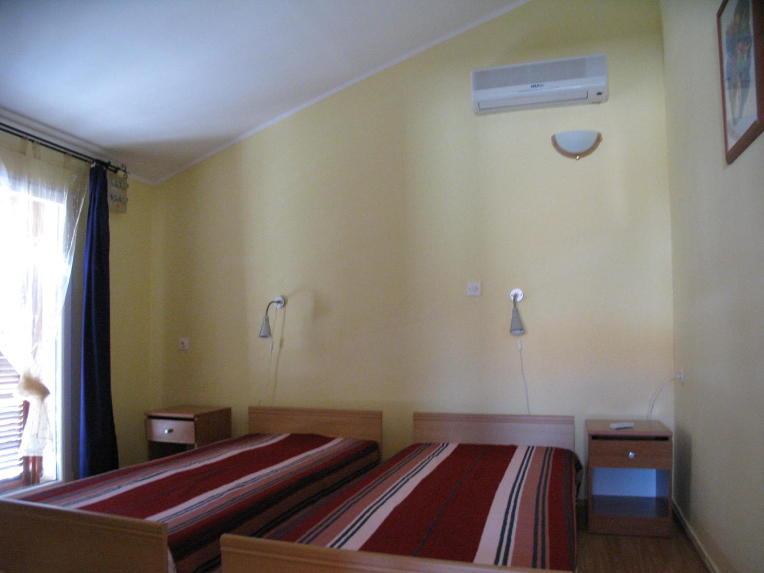 Two-Bedroom Apartment (6 Adults)