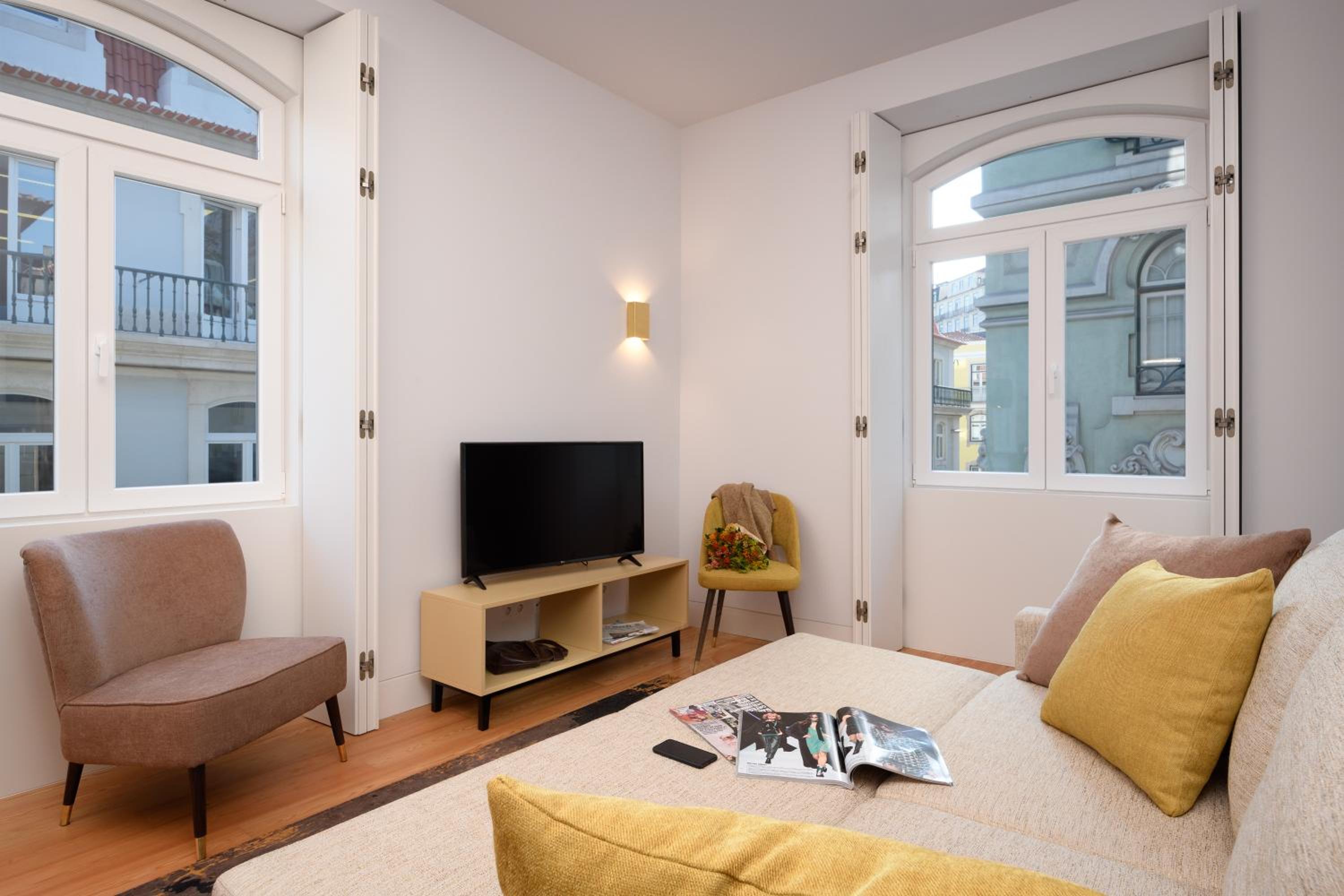 Deluxe Two-Bedroom Apartment - Photo 20