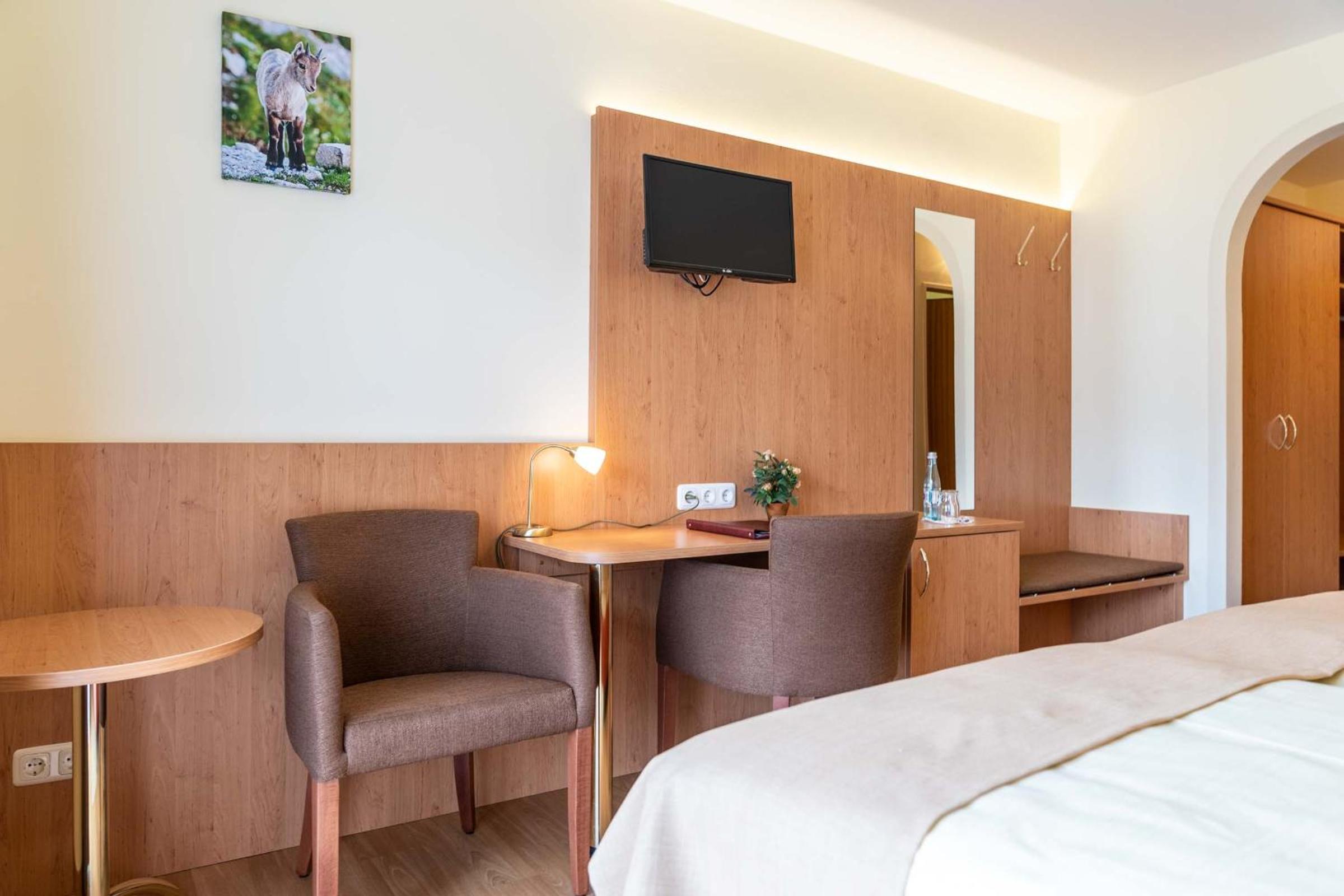 Standard Double Room - Photo 6