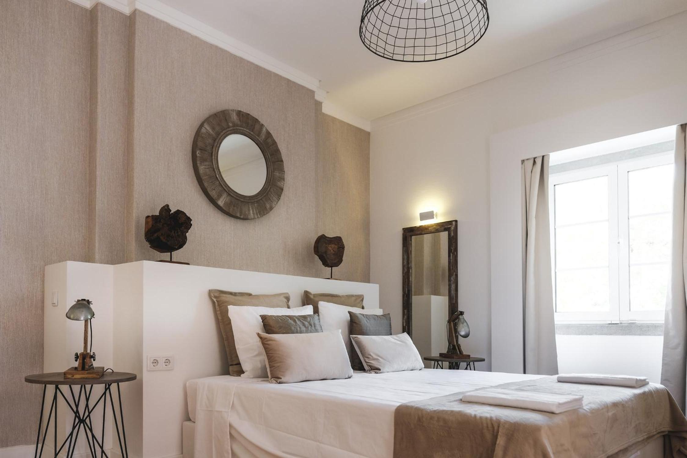 King Suite with Balcony photo 2