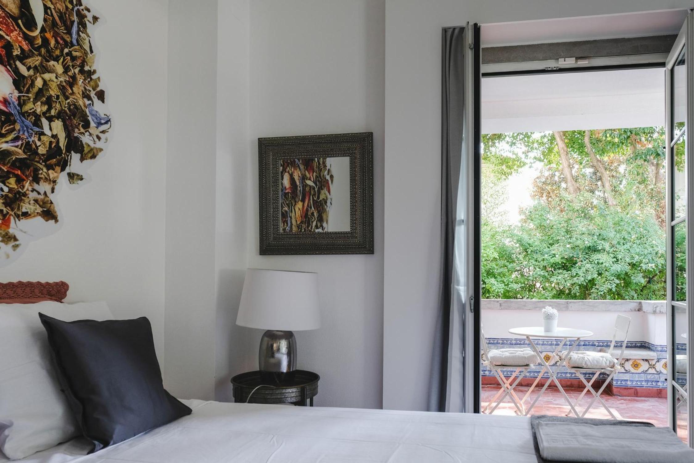 King Suite with Balcony photo 2