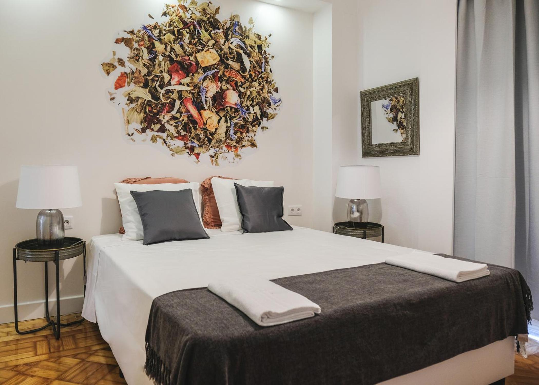 King Suite with Balcony photo 2