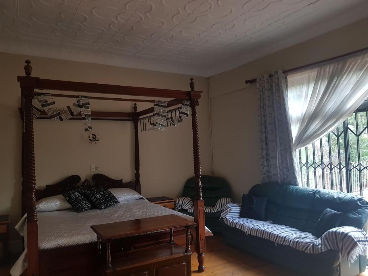 King Room with Pool View photo 3