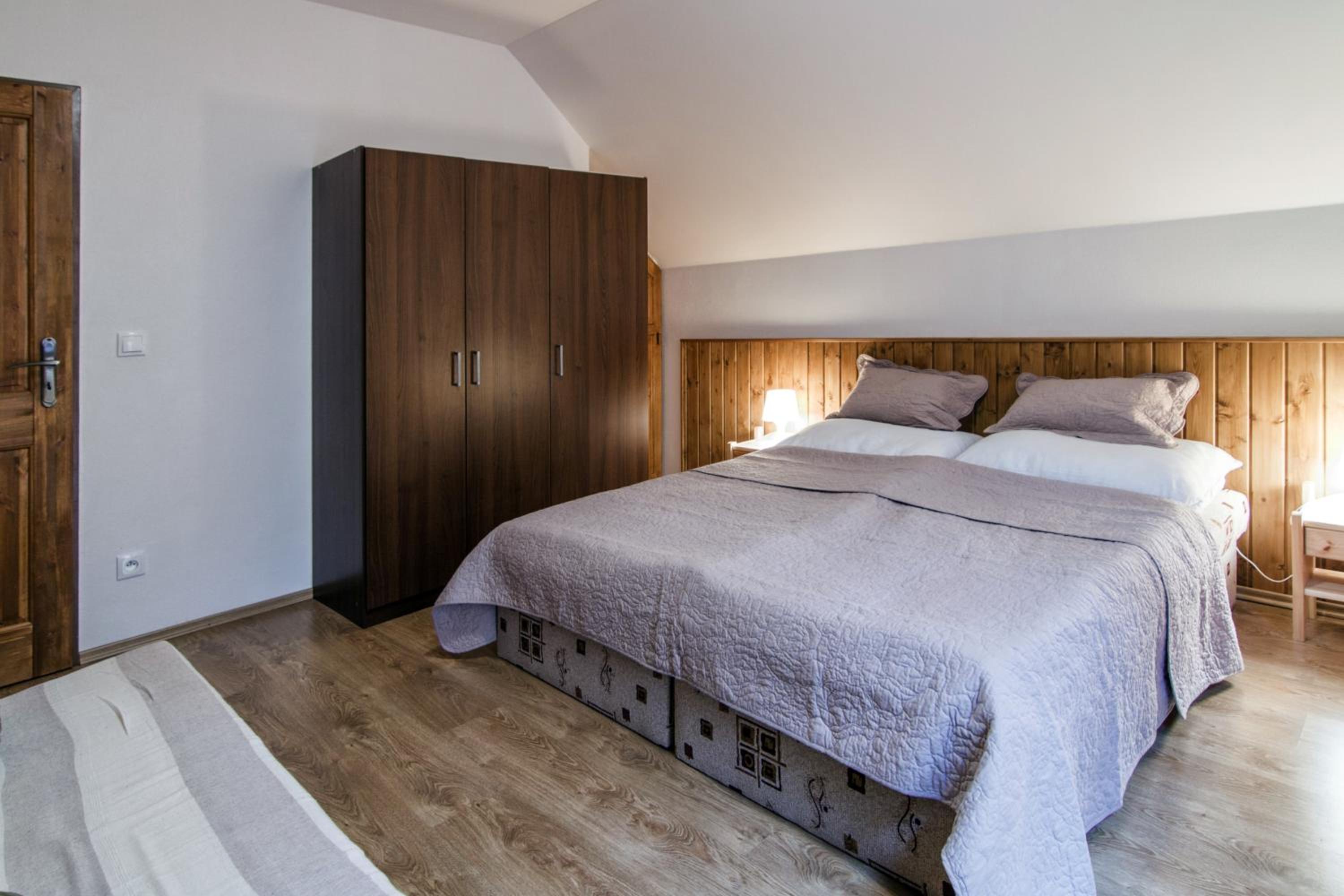 Two-Bedroom Apartment with Balcony photo 3