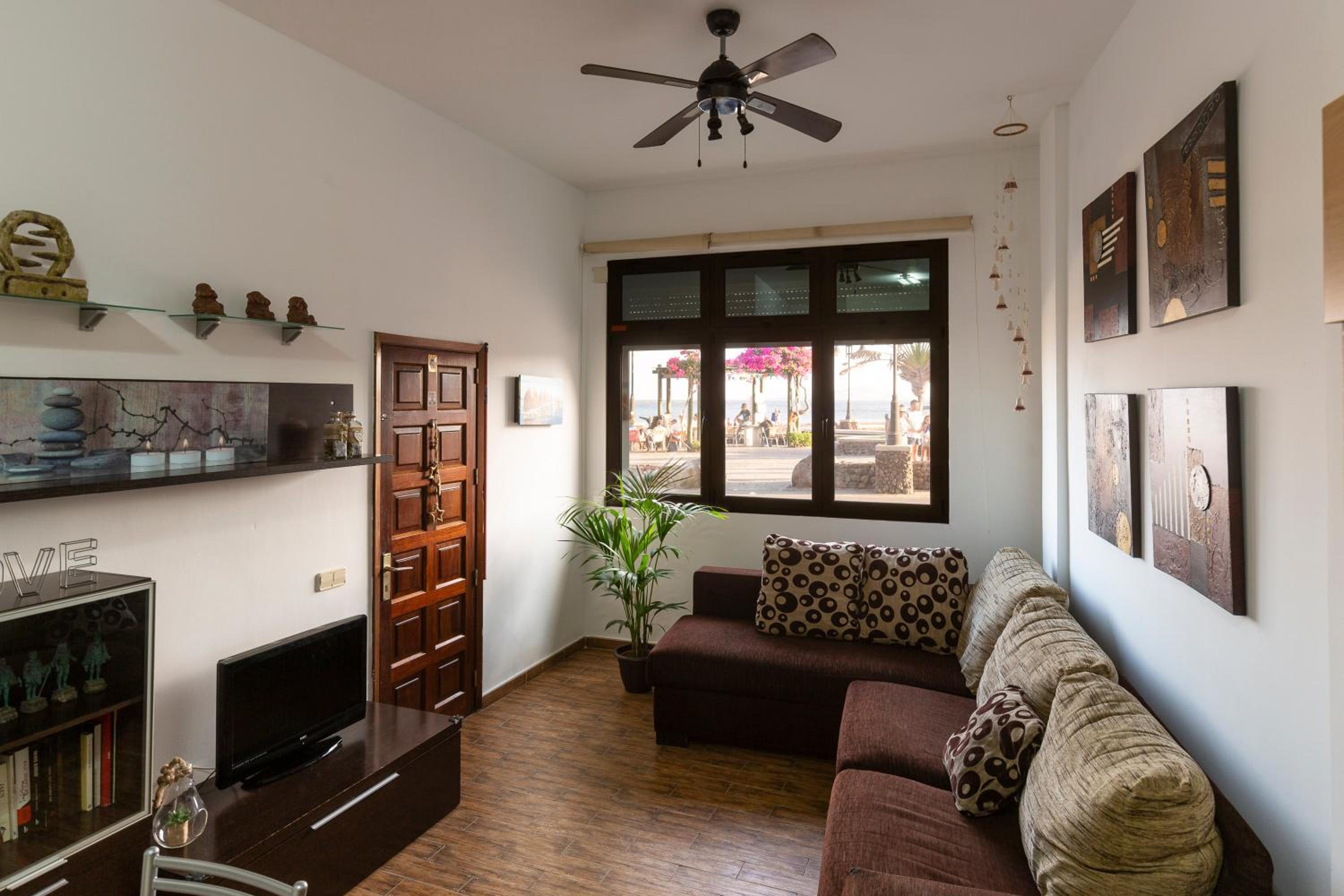 Apartment photo 2