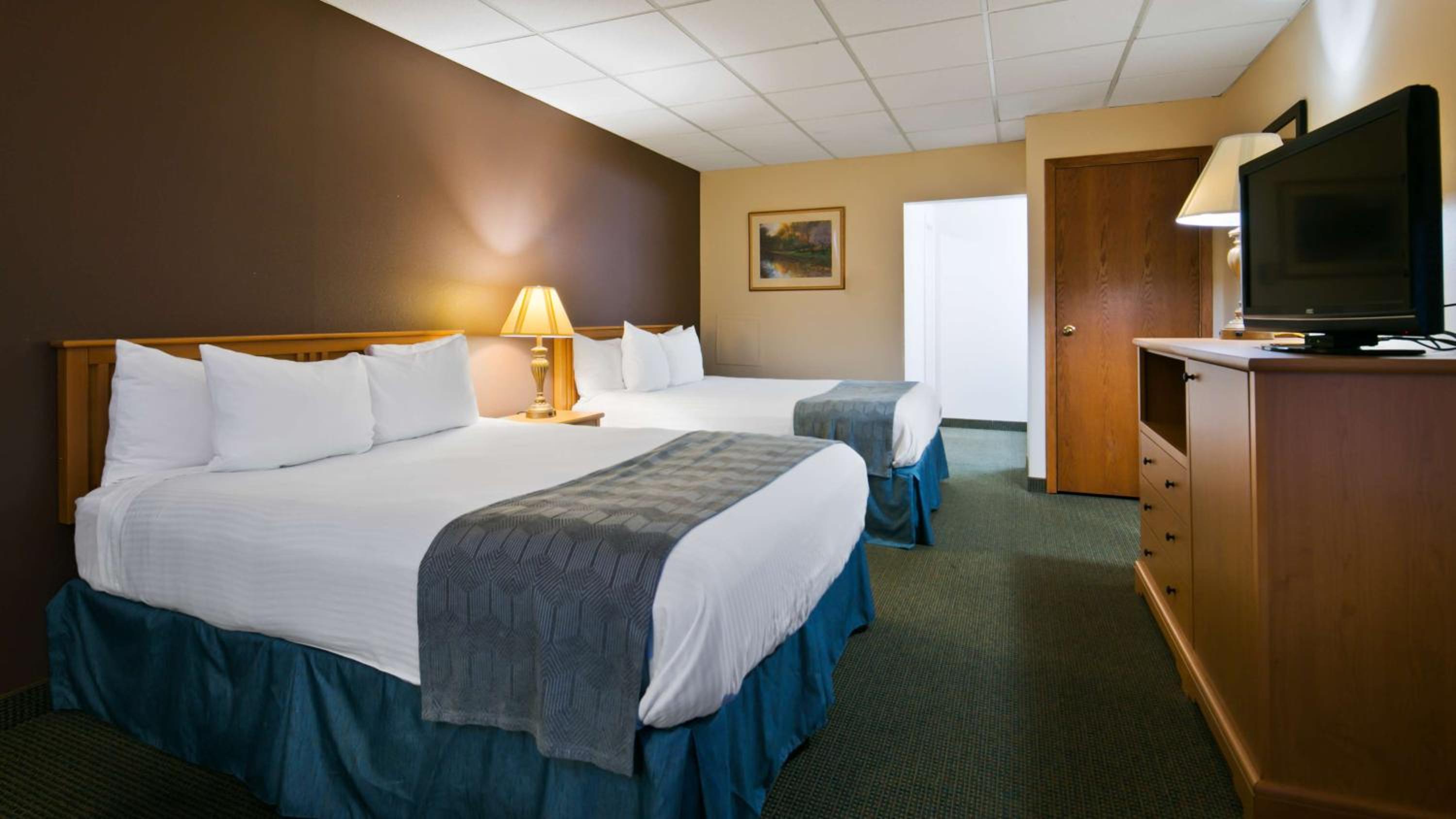 Queen Room with Two Queen Beds - Second Floor/Non-Smoking