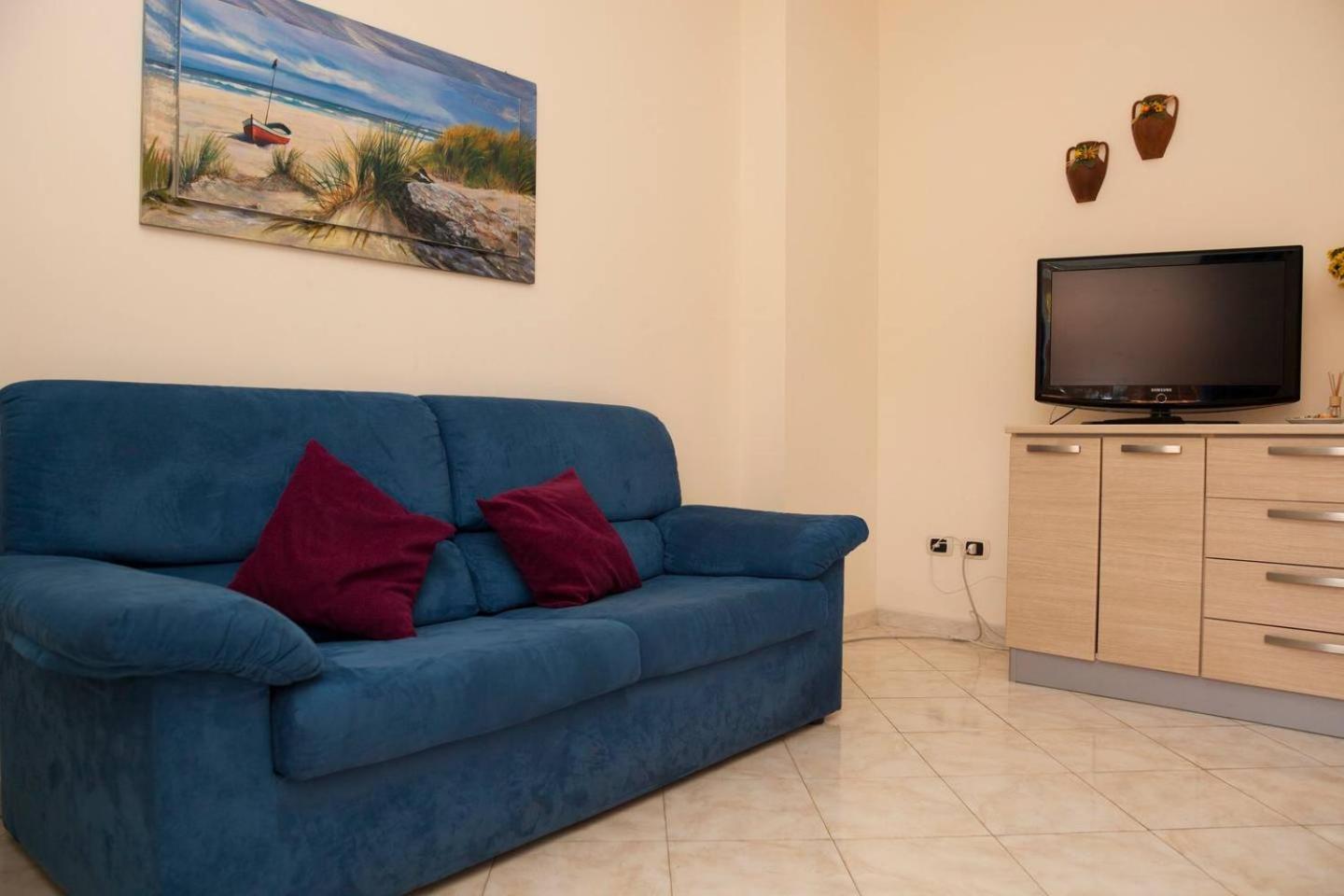 One-Bedroom Apartment with Patio photo 1