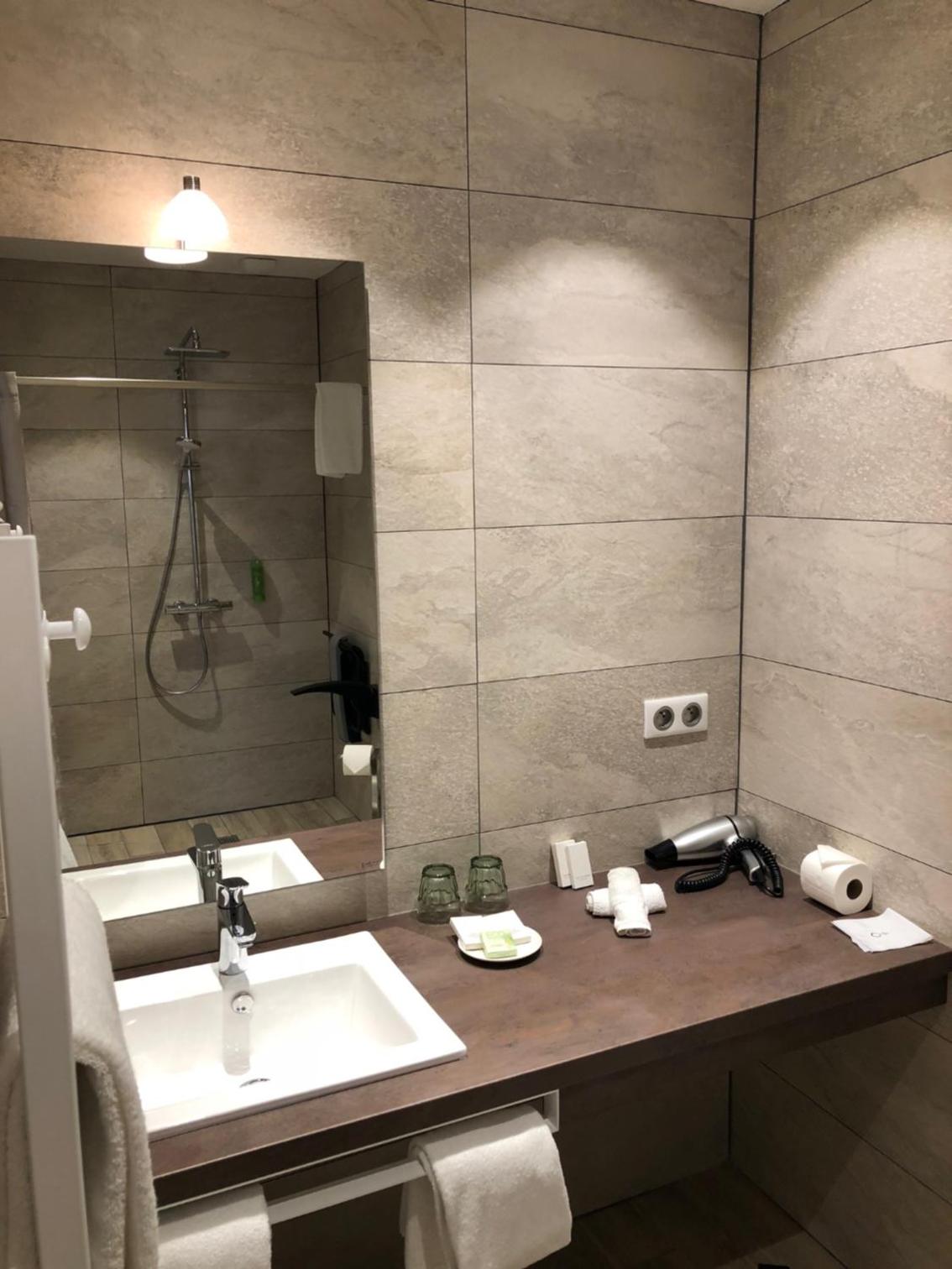 Double Room - Disability Access photo 2