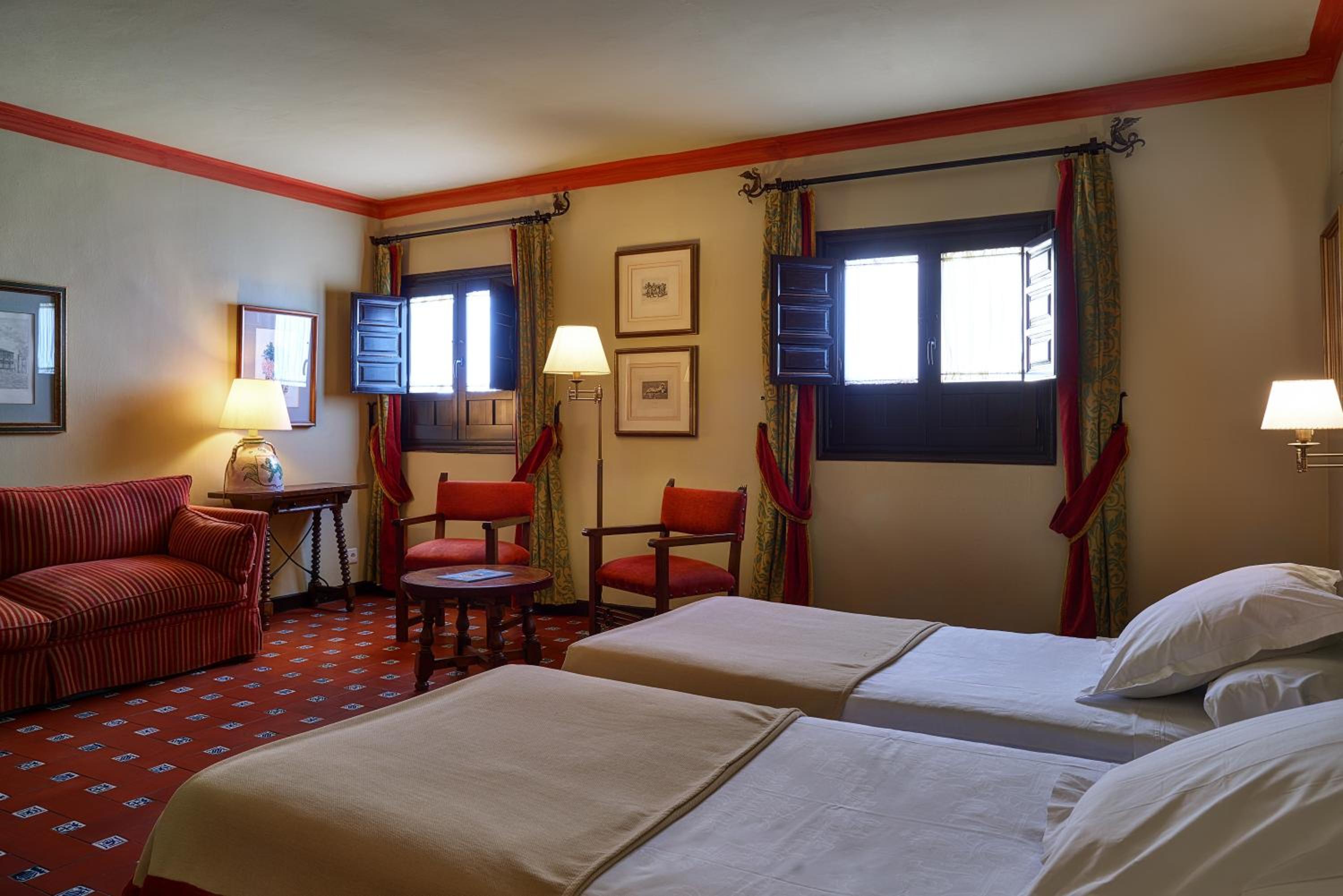 Standard Double Room - Photo 8