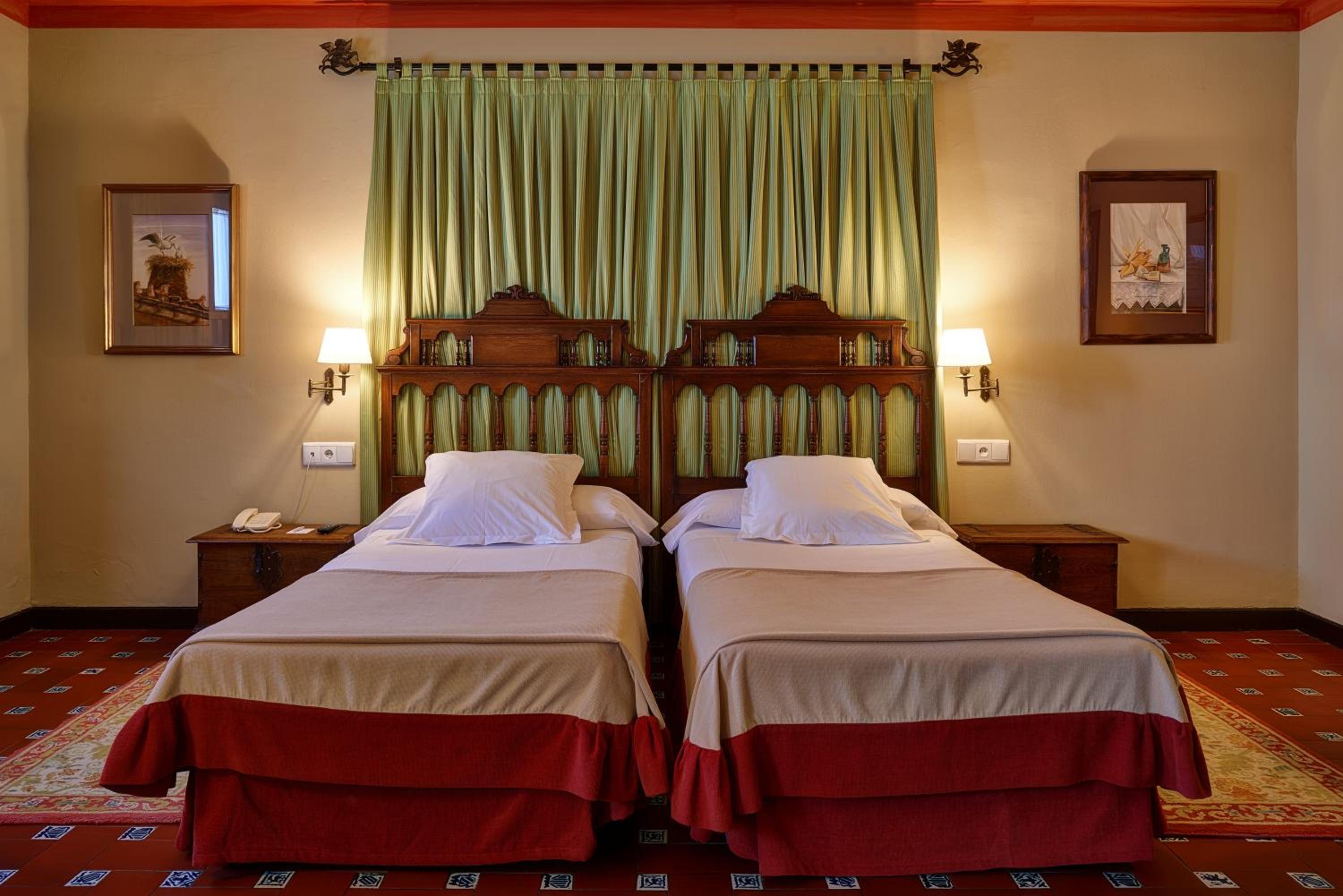 Standard Double Room - Photo 6