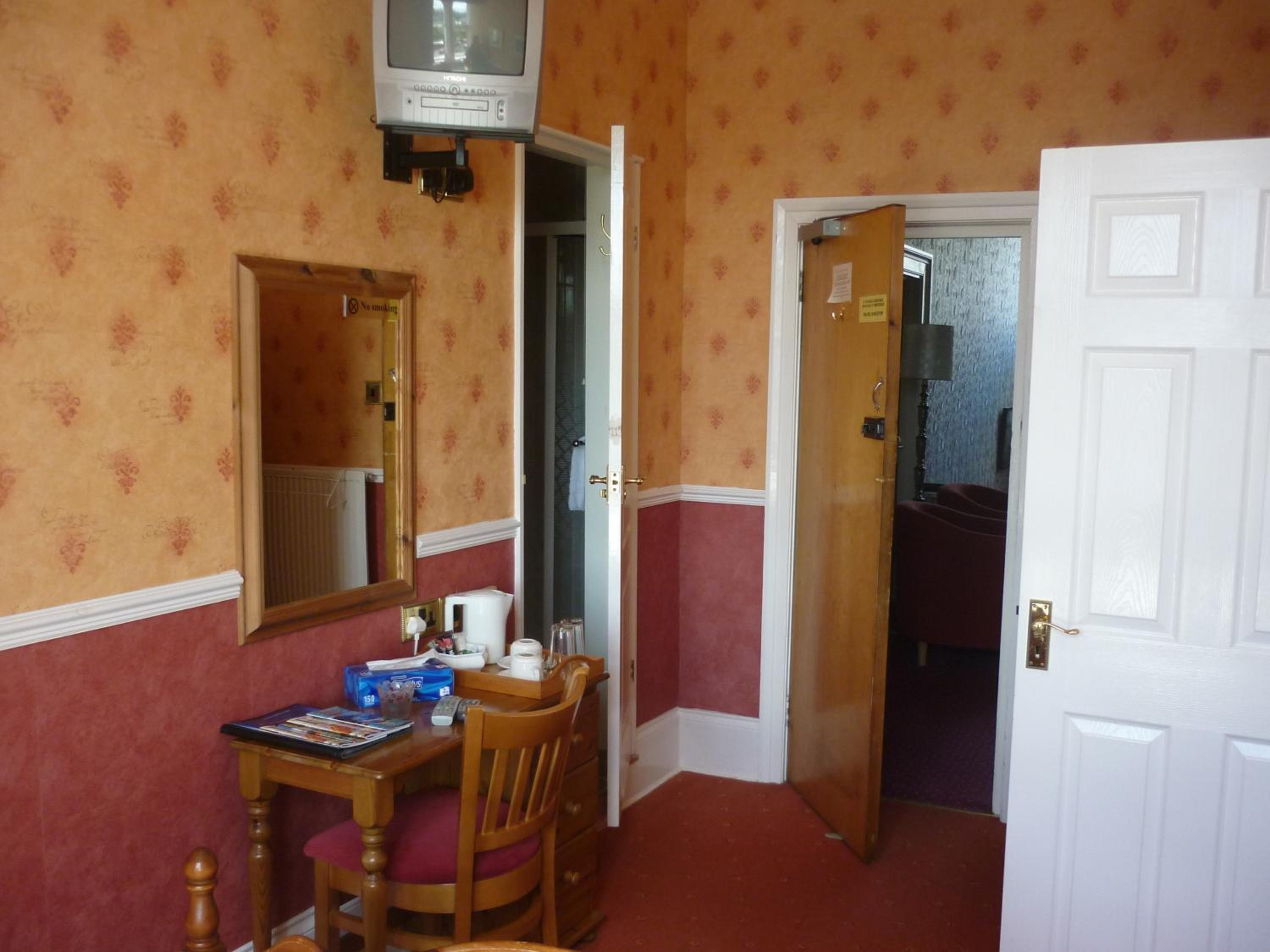 Family Suite (2 Adults + 2 Children) photo 3