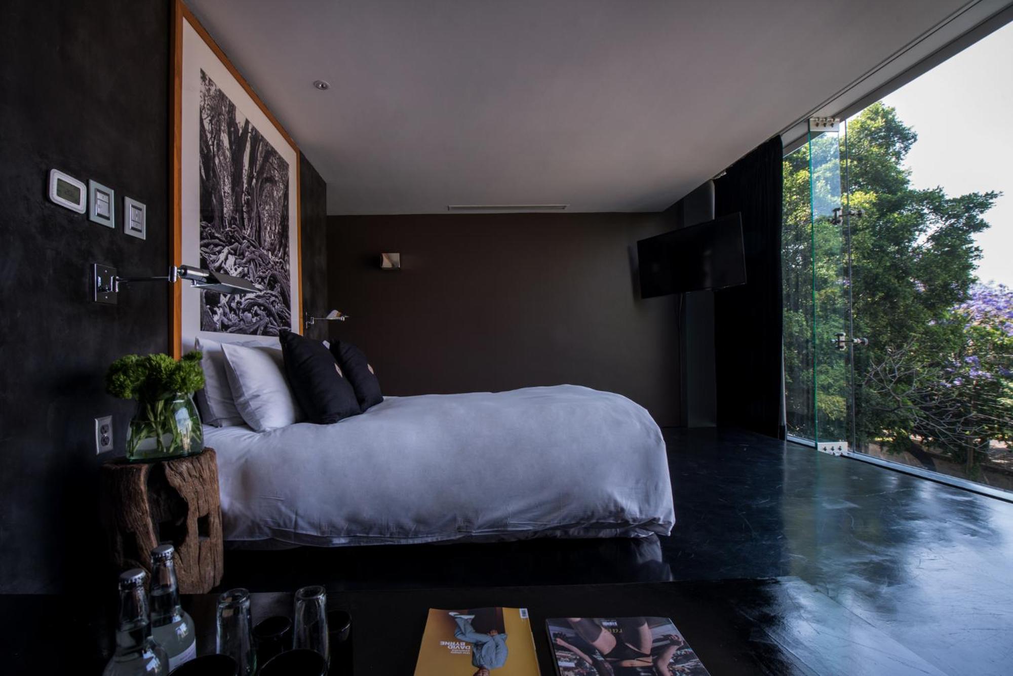 Urban Suite Bath - Photo 1