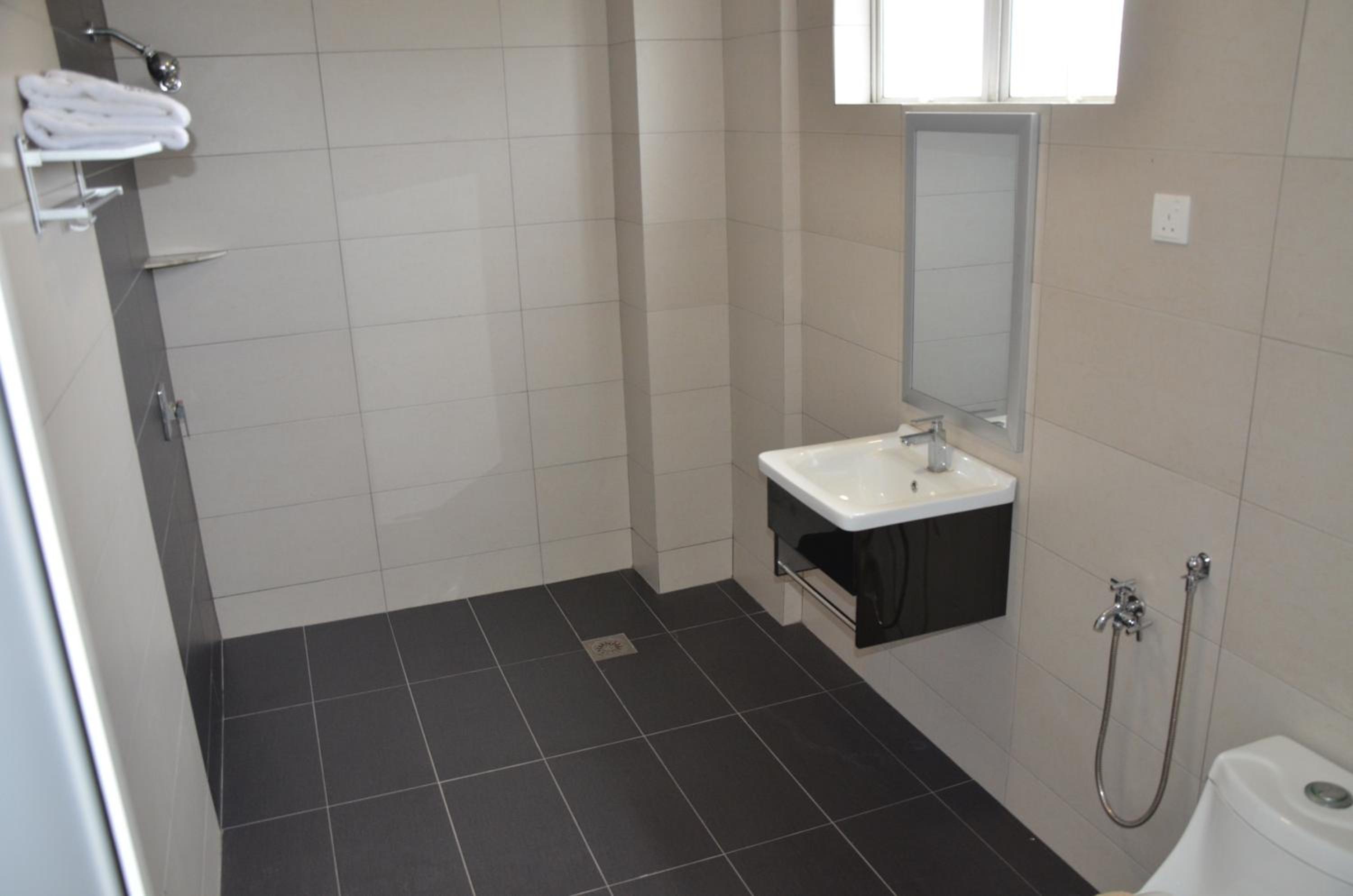 Standard Double or Twin Room - Photo 6