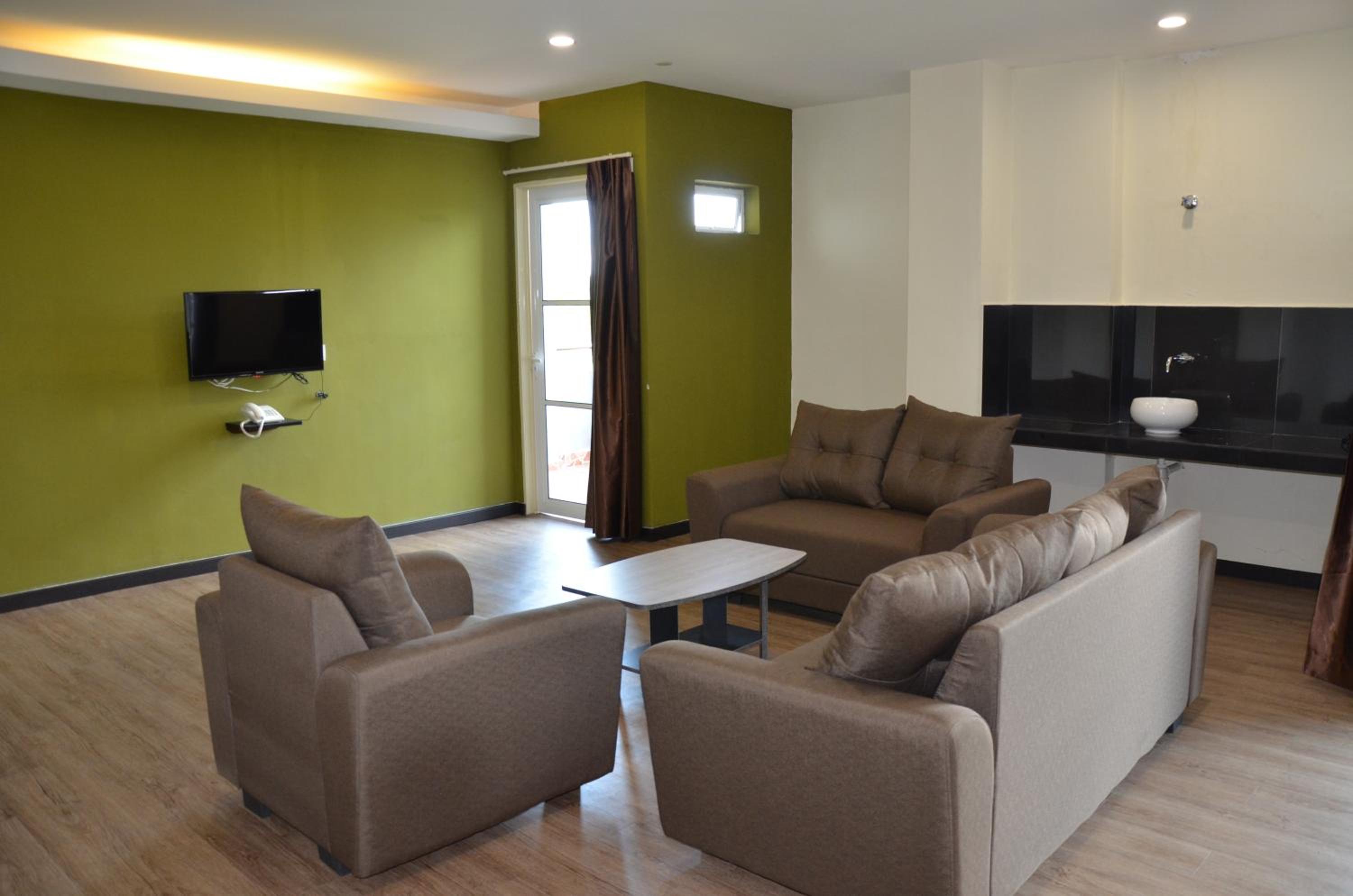 Two-Bedroom Suite - Photo 5