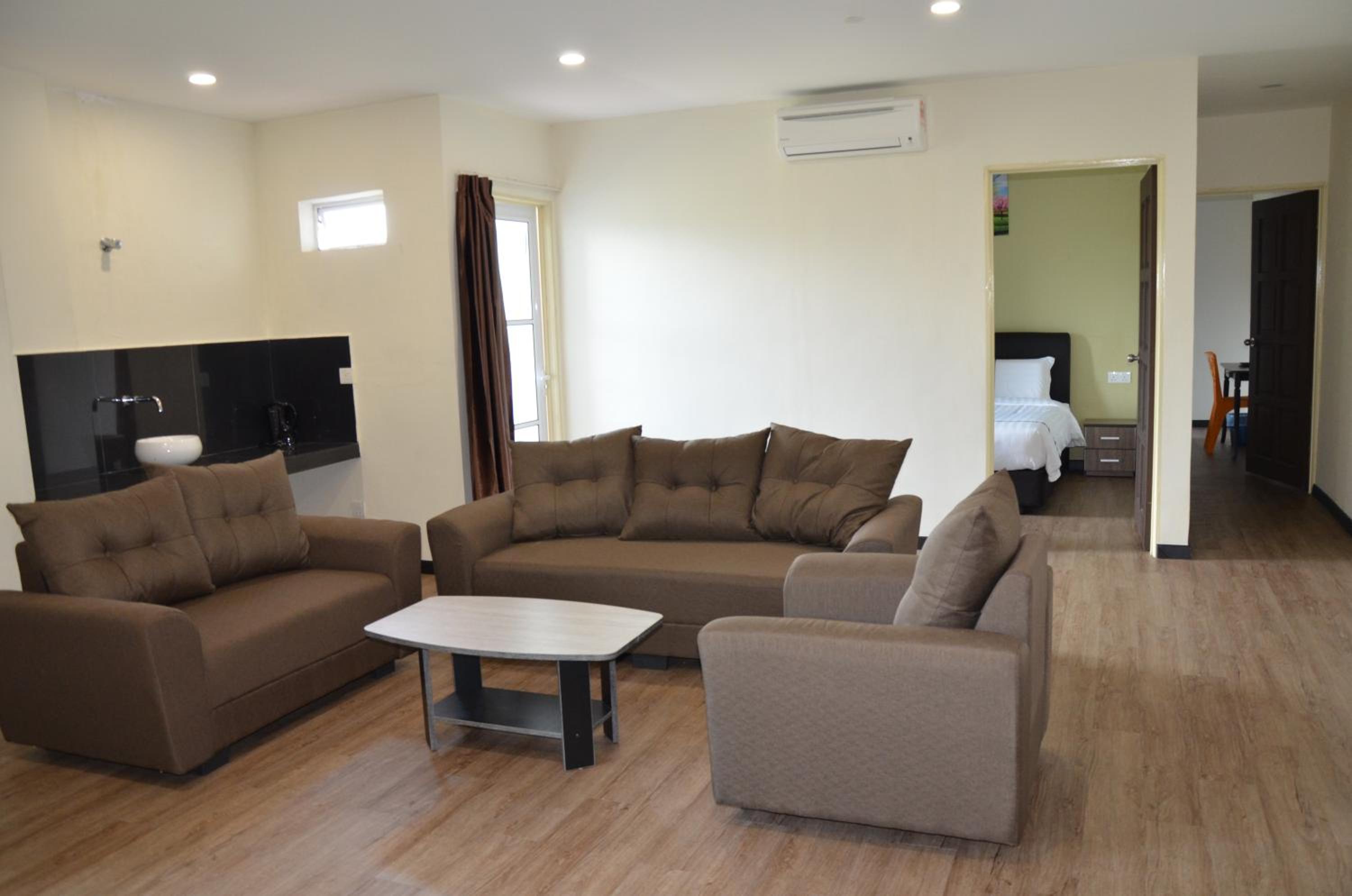 Two-Bedroom Suite - Photo 3