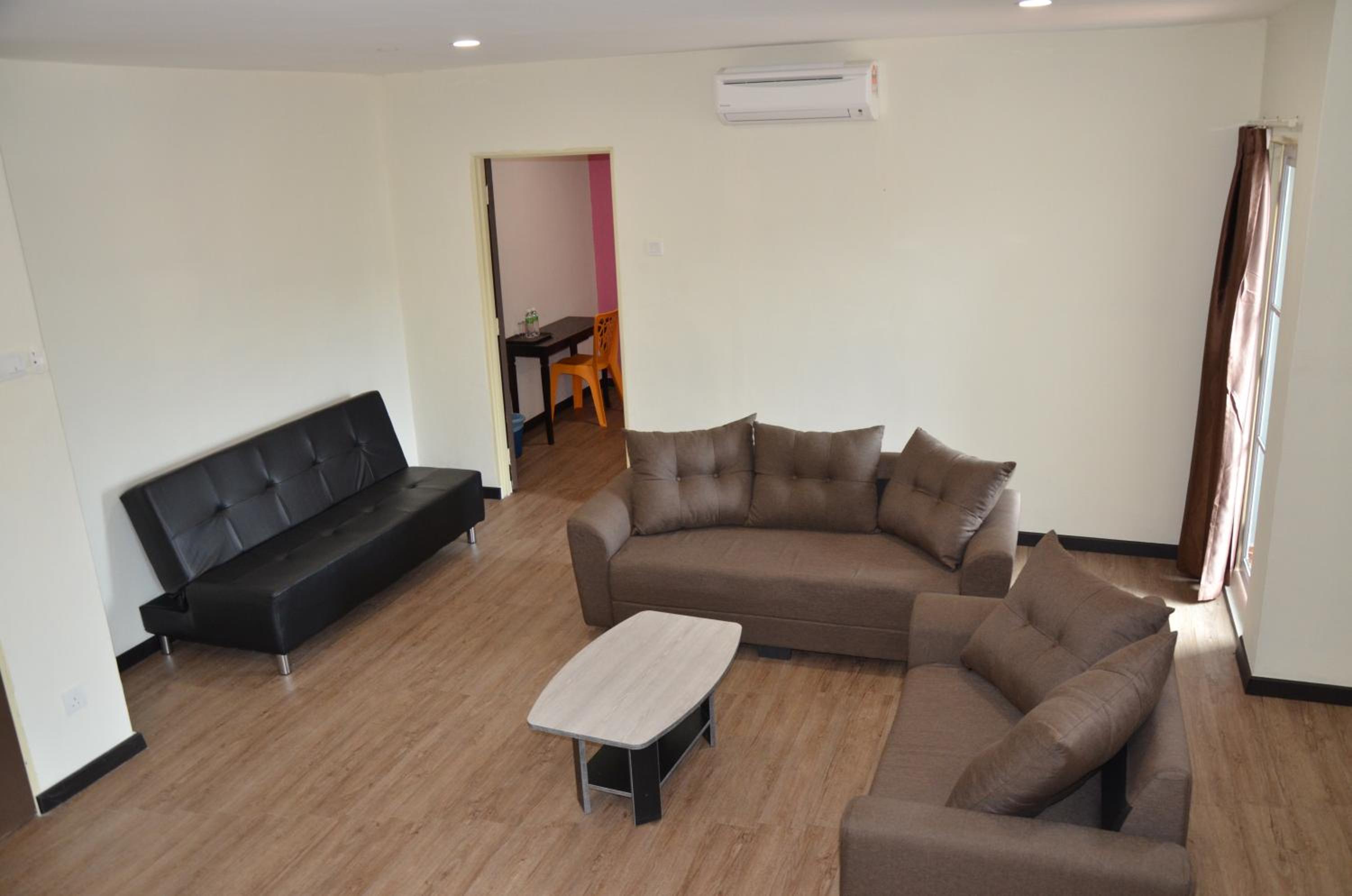 Two-Bedroom Suite - Photo 2