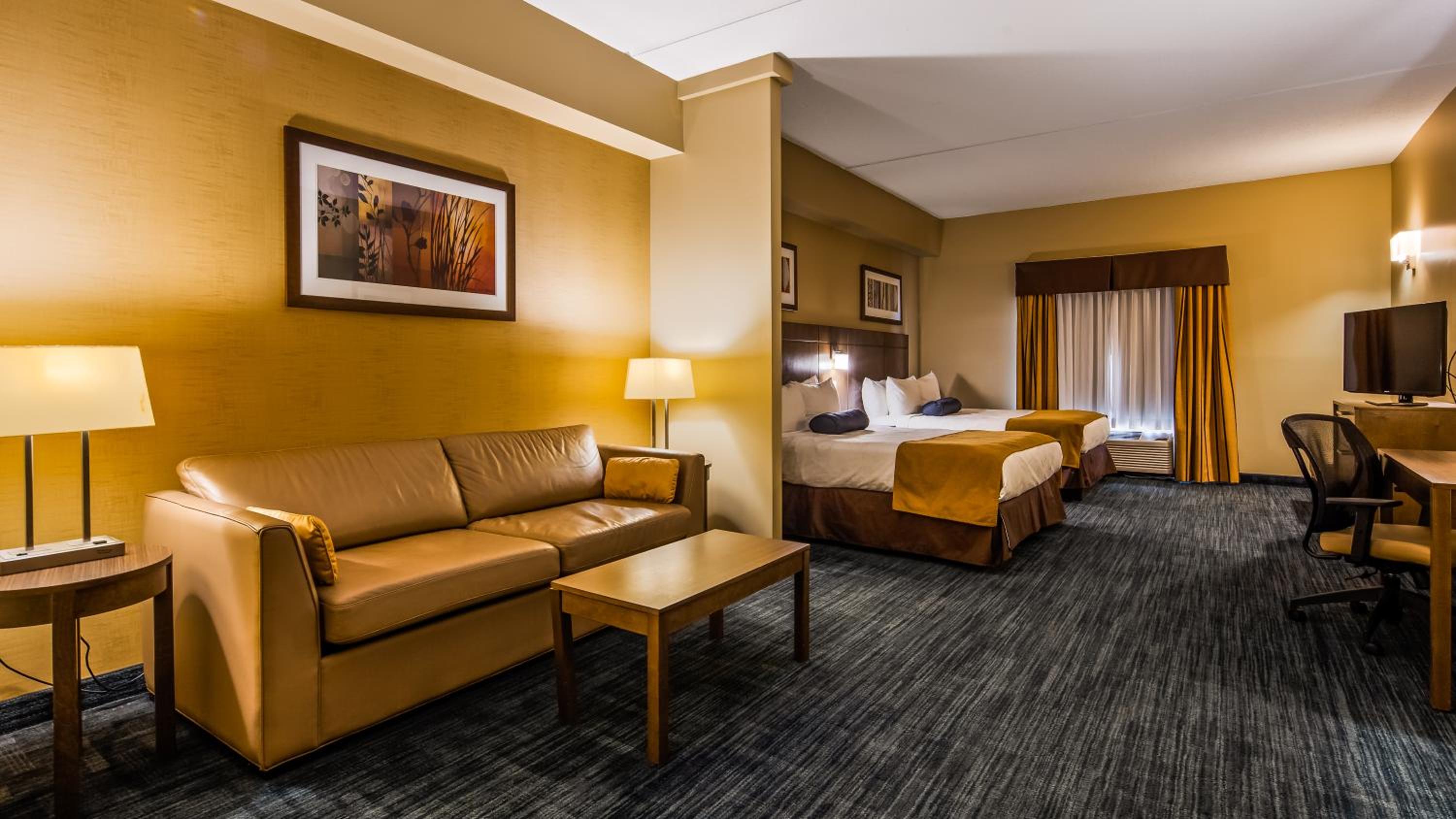 Queen Suite with Sofa Bed