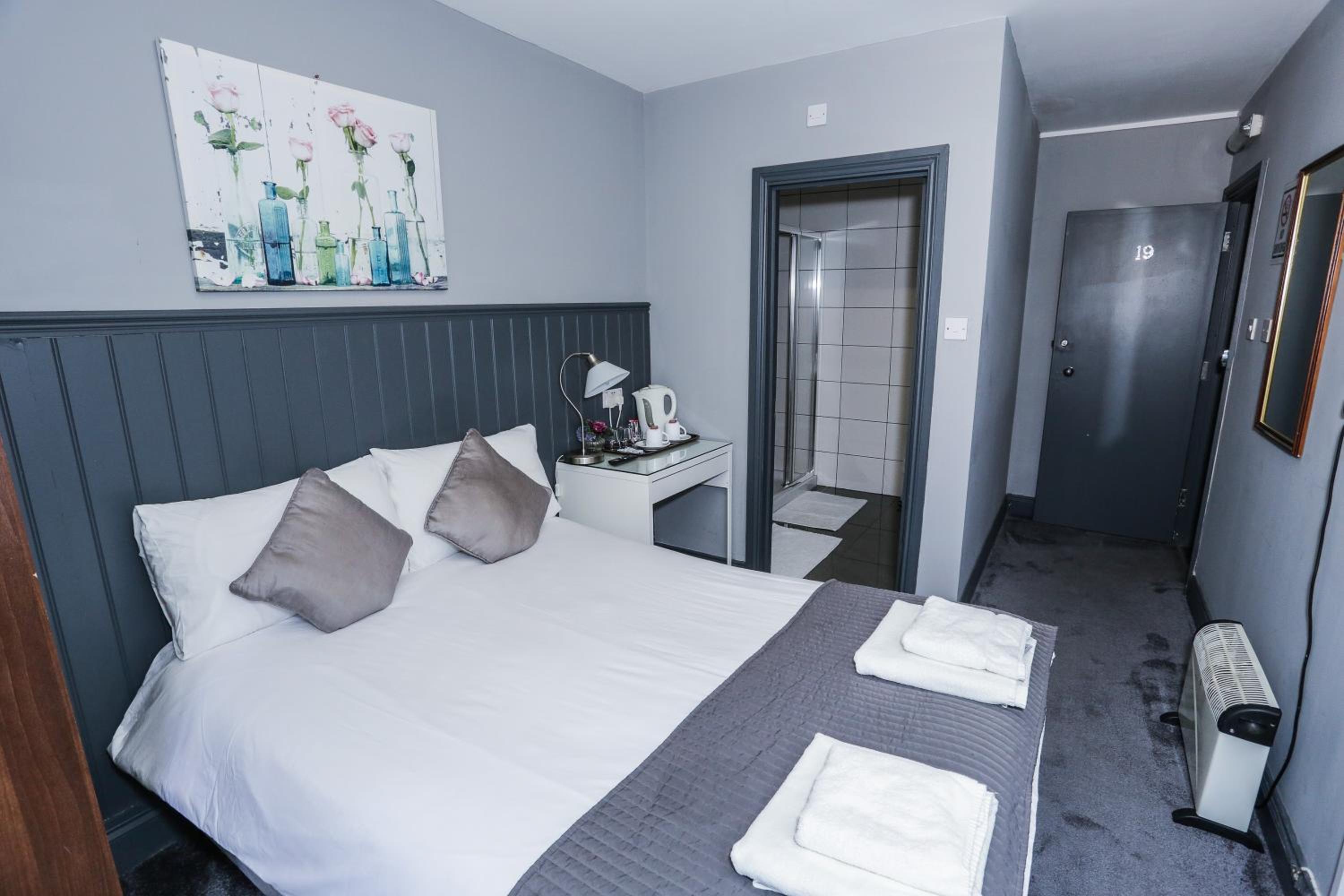 Double Room - Photo 1