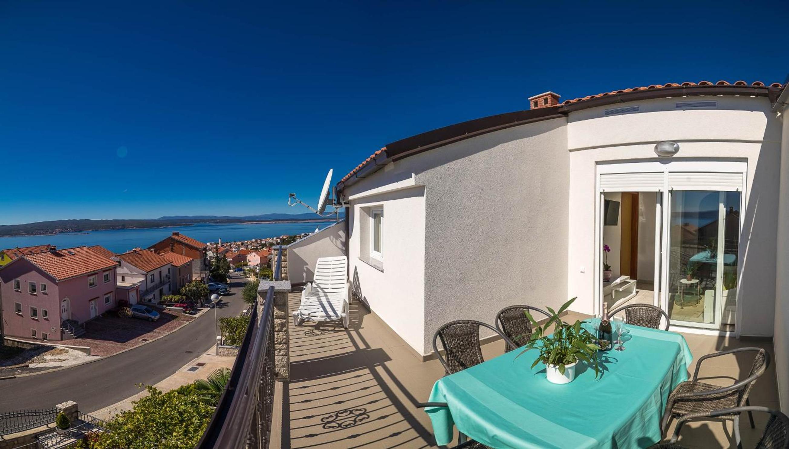Two-Bedroom Apartment with Balcony and Sea View (6 Adults) - Photo 1