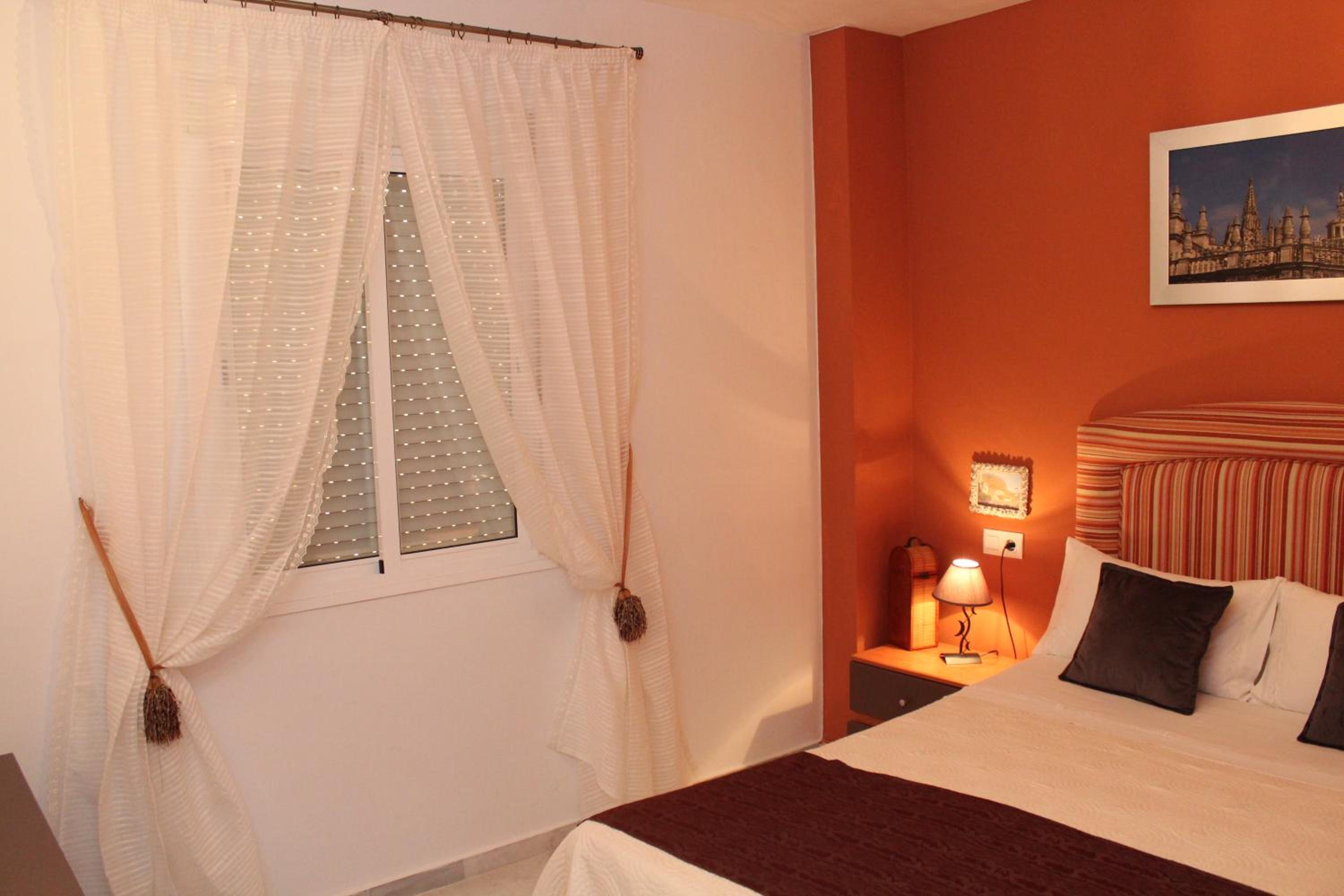One-Bedroom Apartment - Photo 4