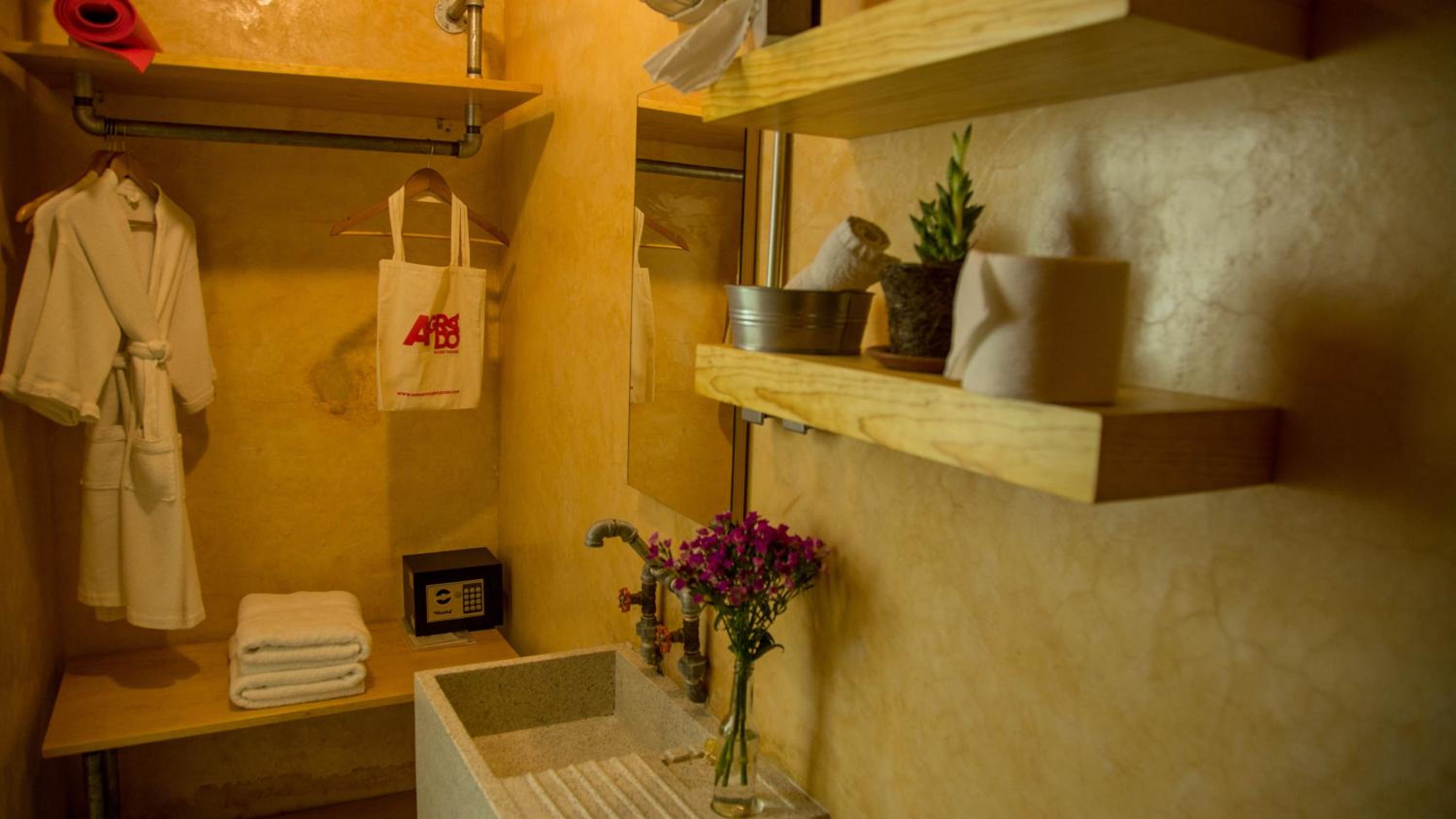 Single Room photo 2
