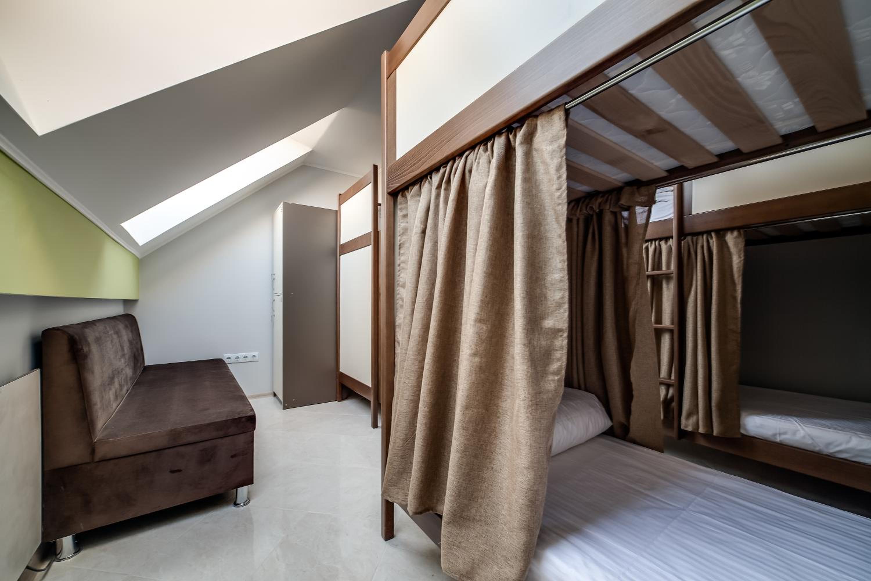 Single Bed in 6-Bed Dormitory Room photo 1