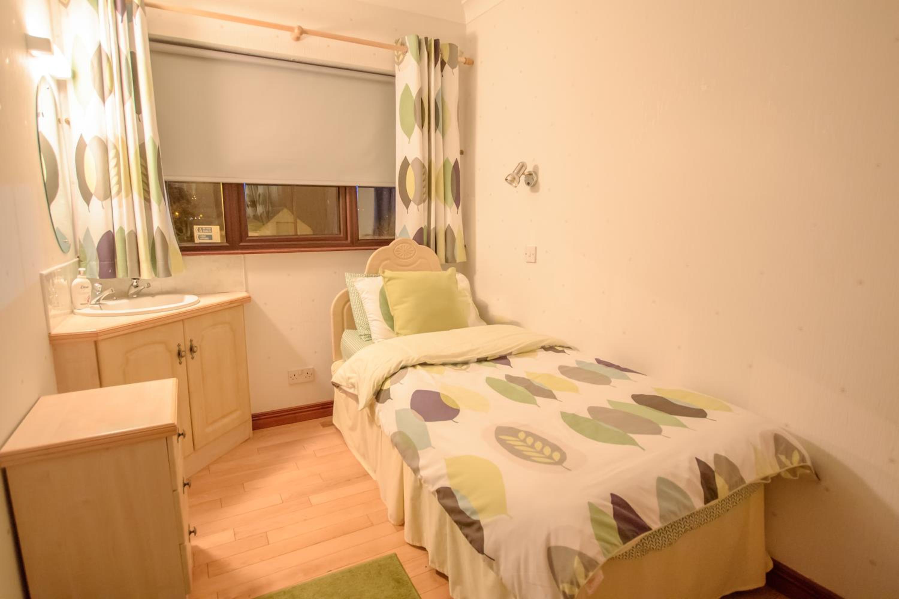 Three-Bedroom Apartment - Photo 6