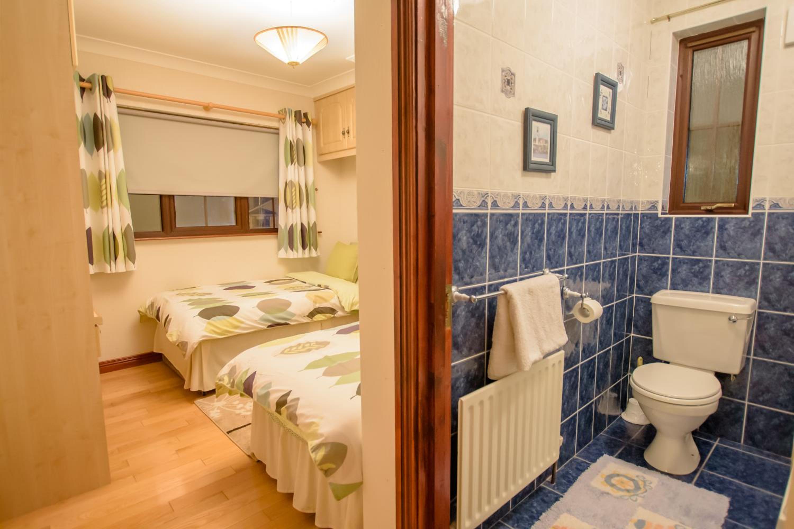 Three-Bedroom Apartment - Photo 9