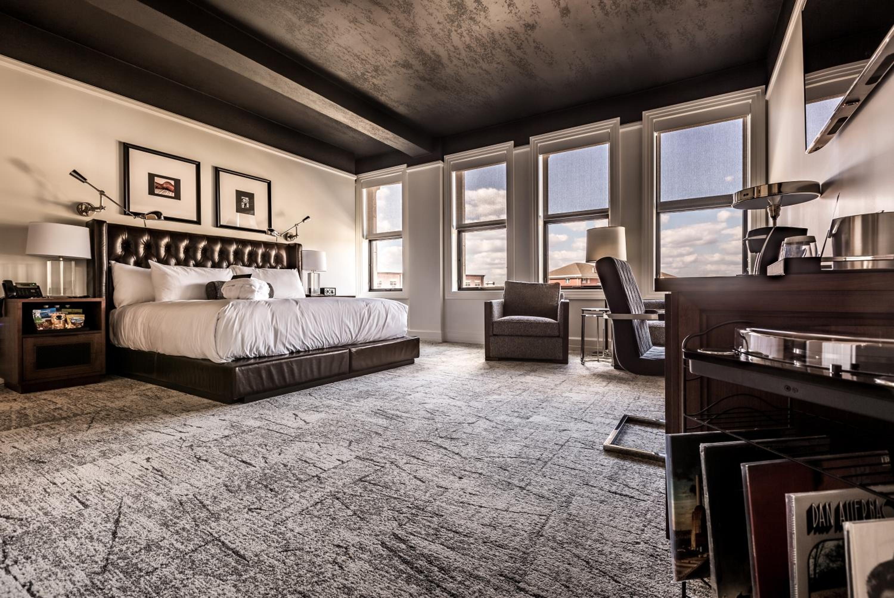 Deluxe King Room