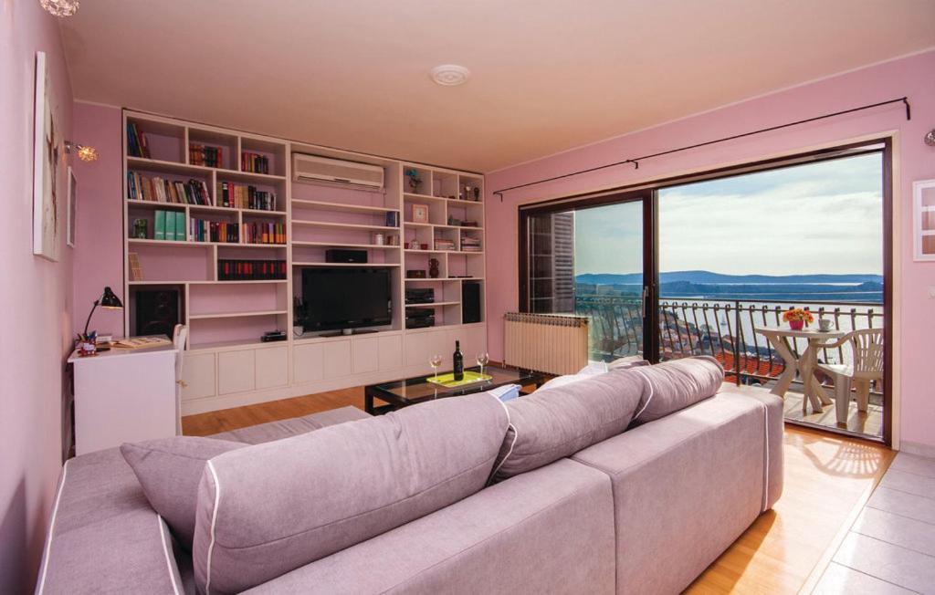 Apartment With Sea View