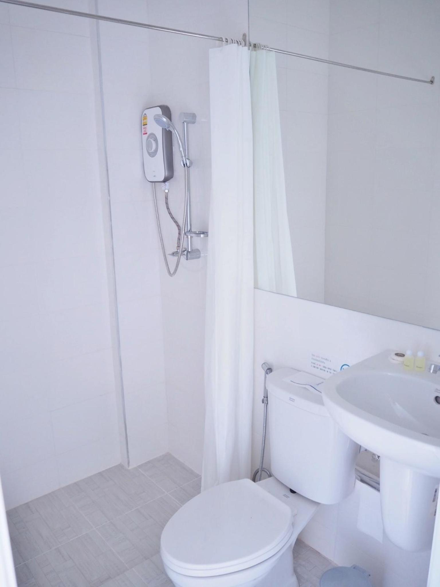 Standard Double Room - Photo 4