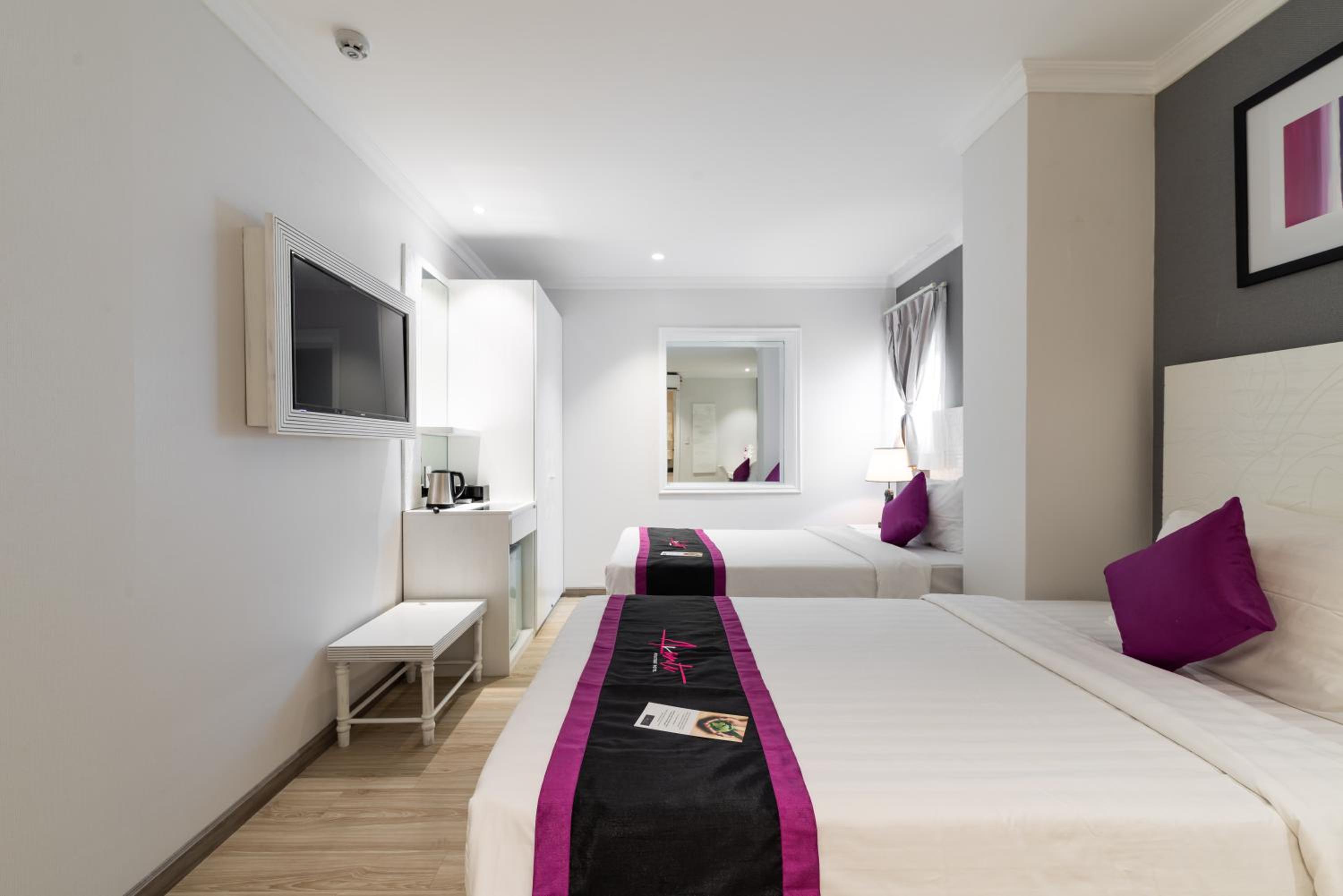 Deluxe Twin Room photo 3
