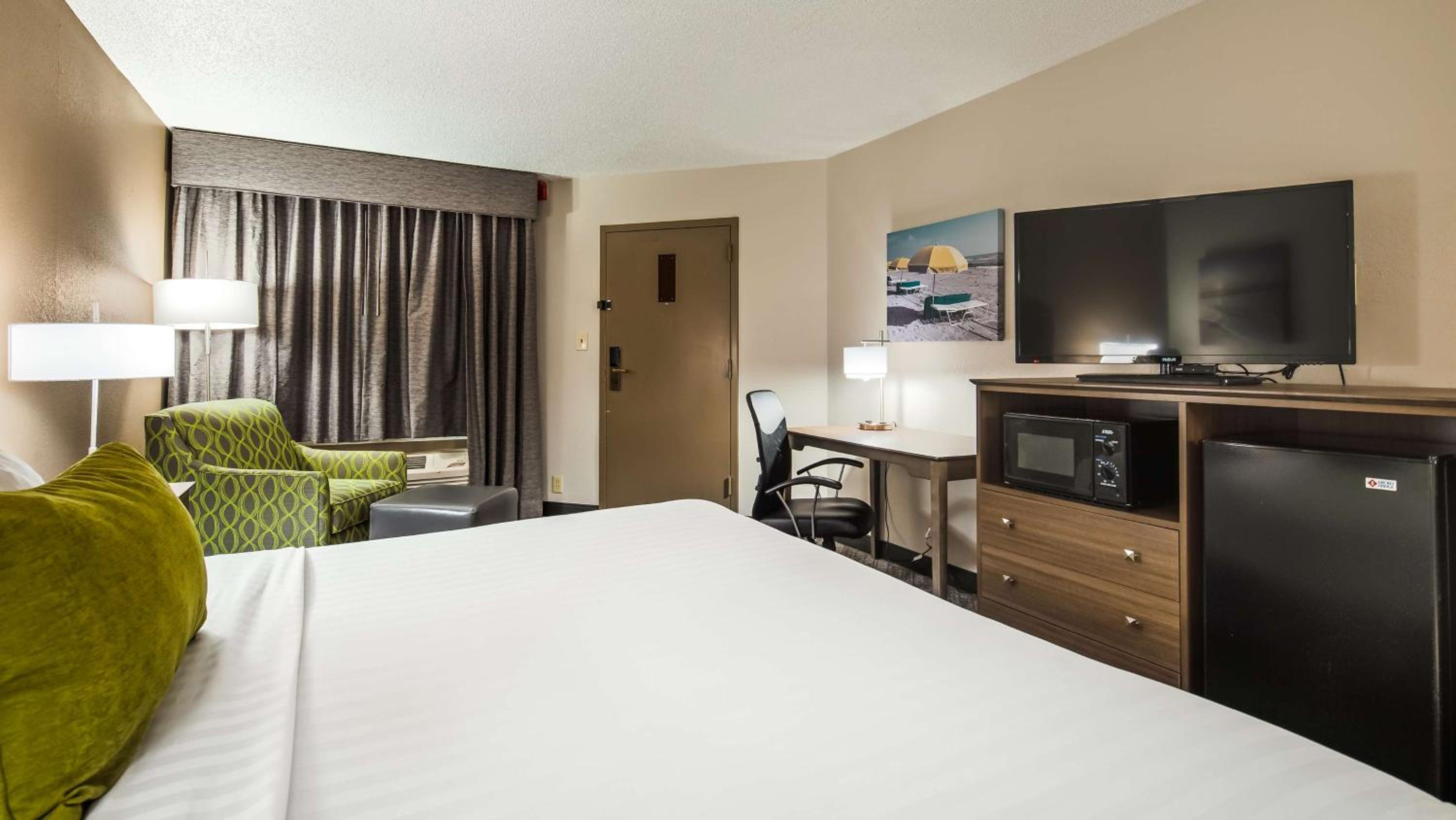 King Room - Non-Smoking - Photo 2