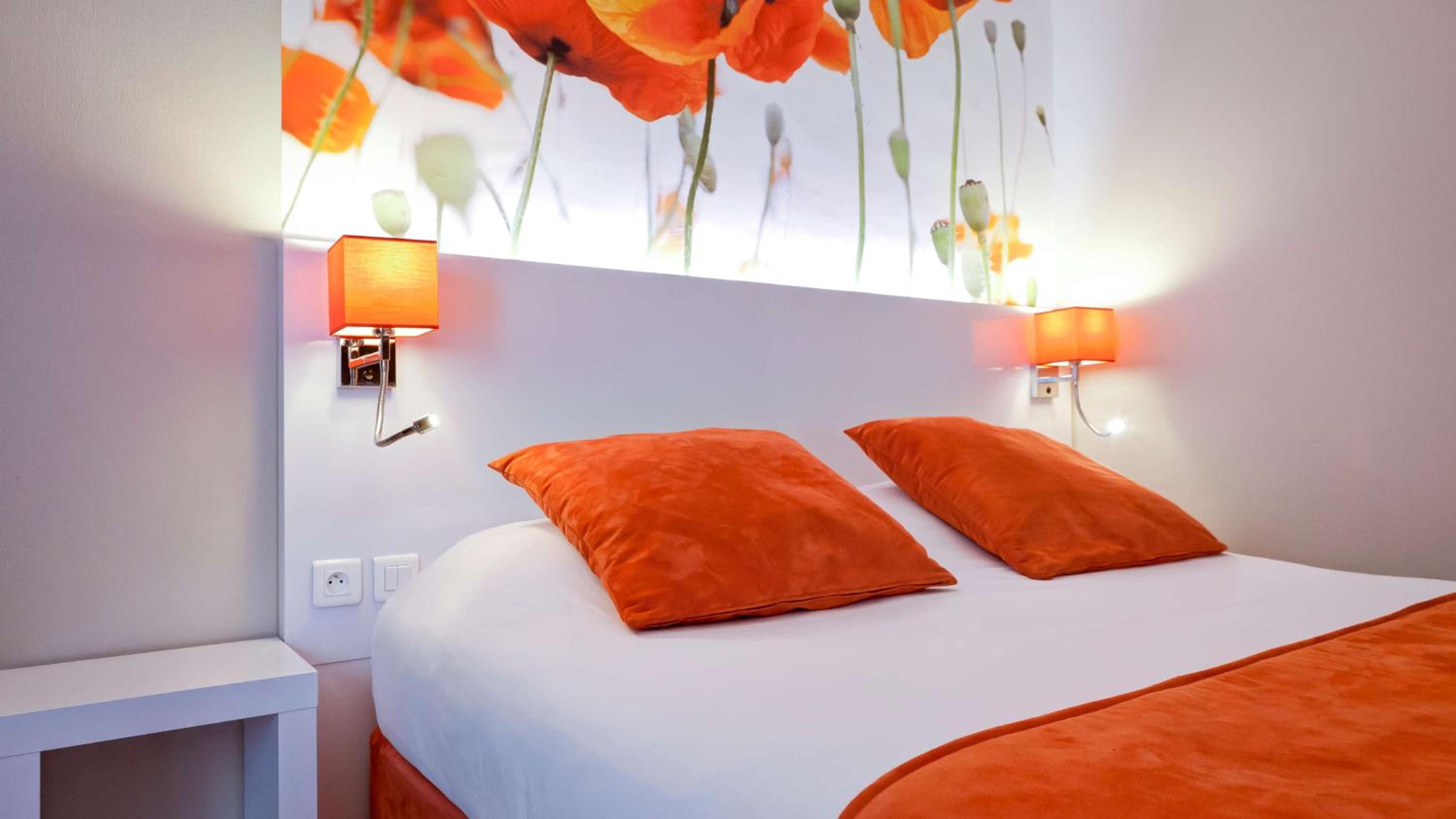 Comfort Queen Room - Photo 7