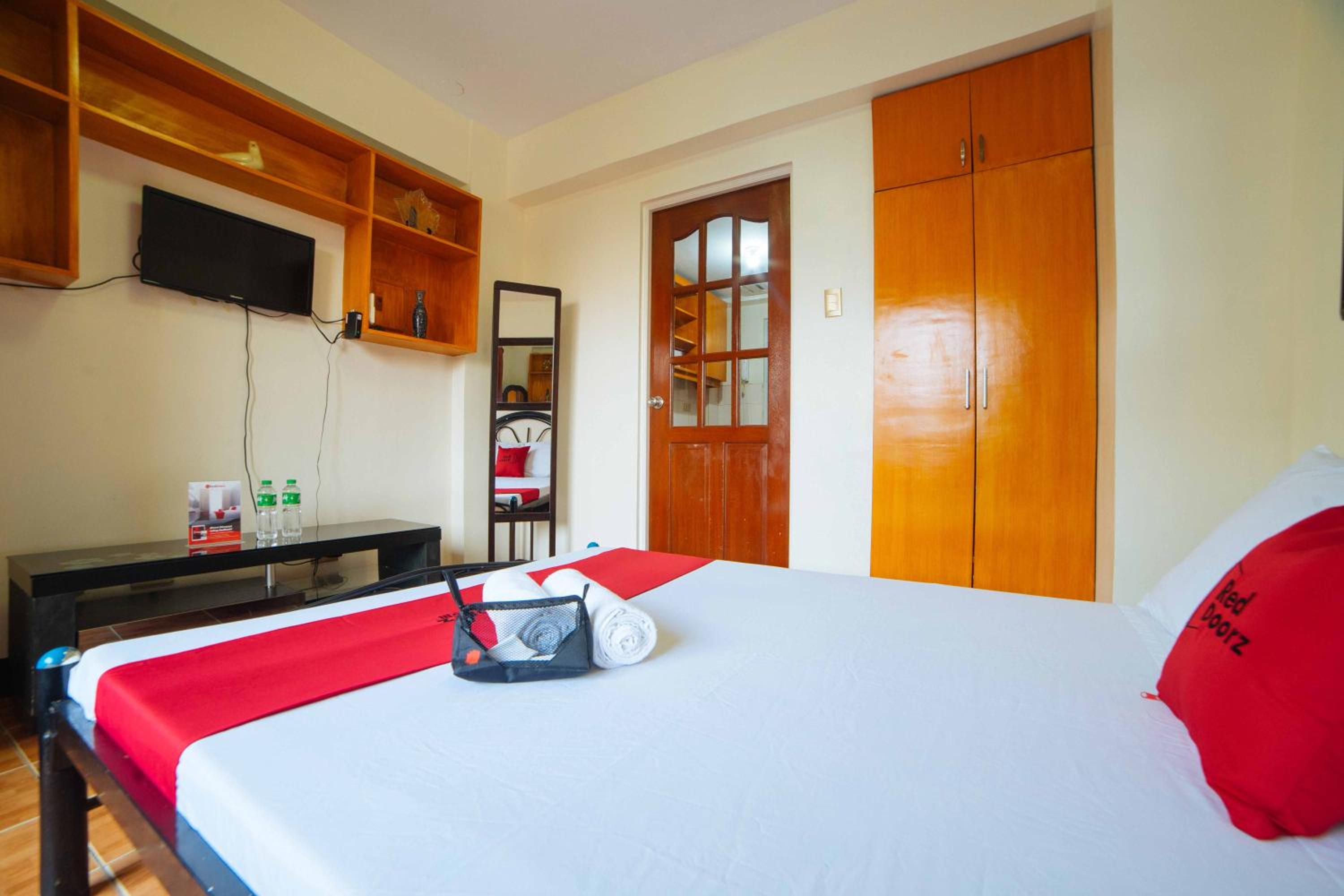Deluxe Room - Photo 4