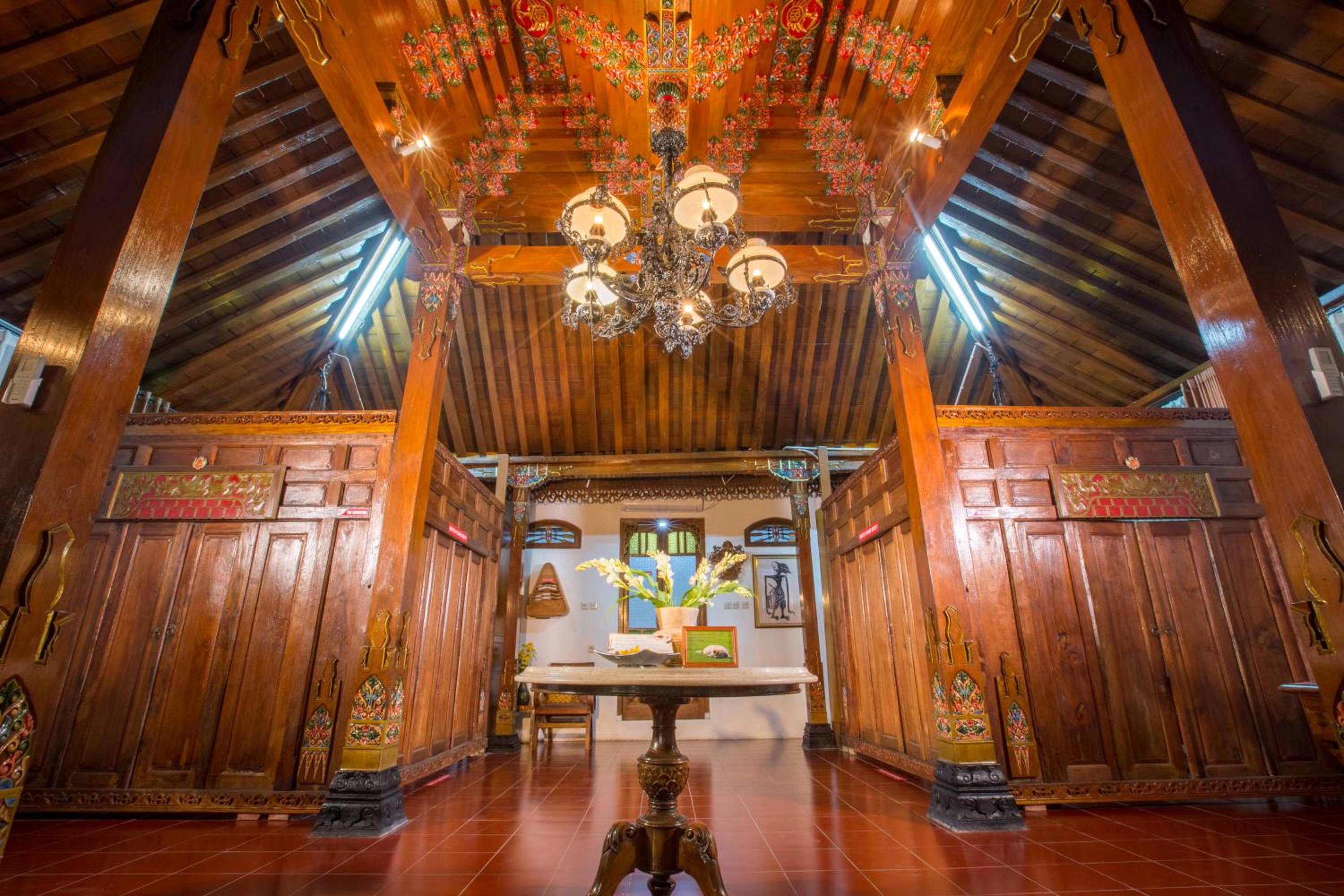 Villa - Photo 1