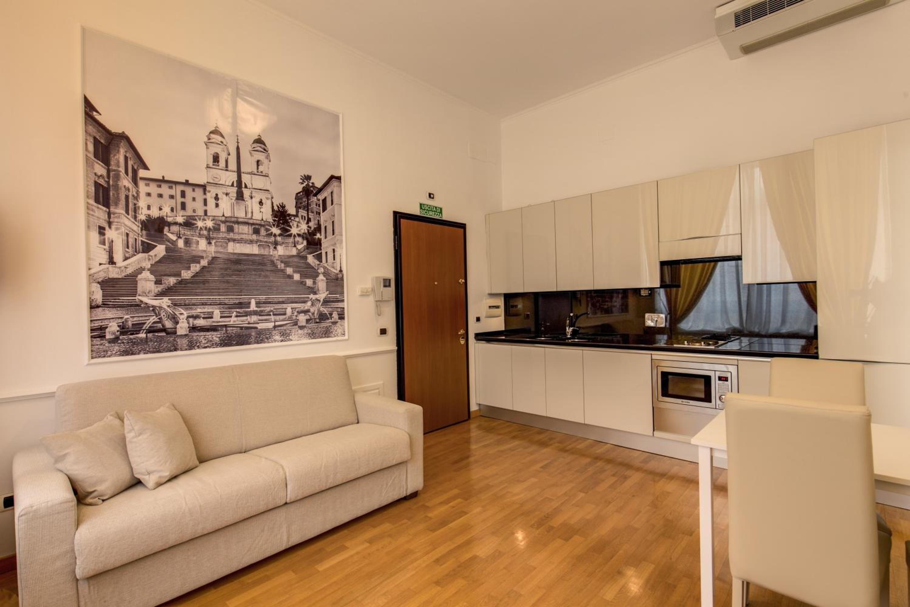 One-Bedroom Apartment photo 3