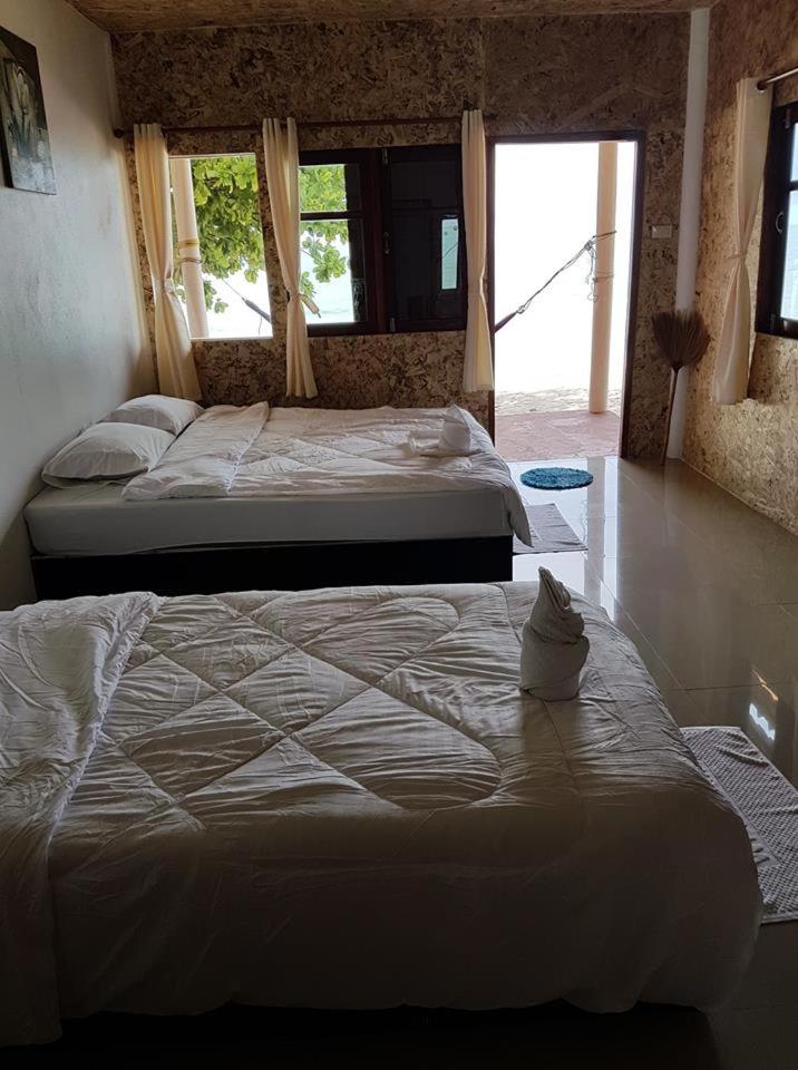 Triple Room with Sea View