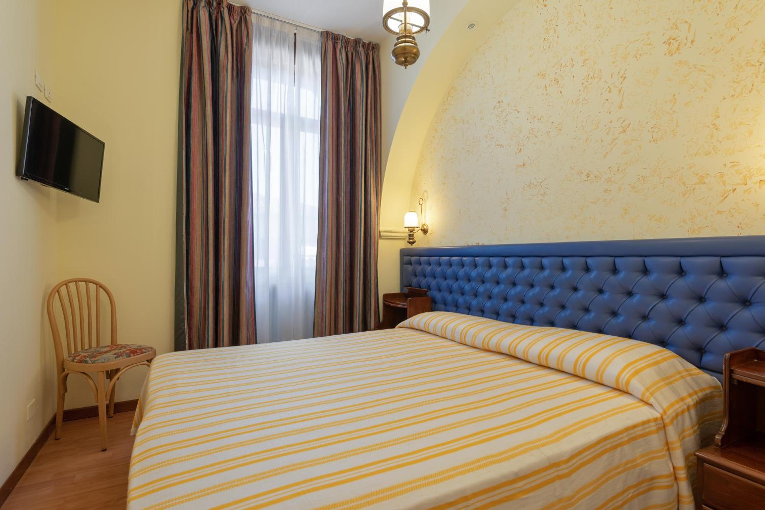 Economy Double Room photo 1