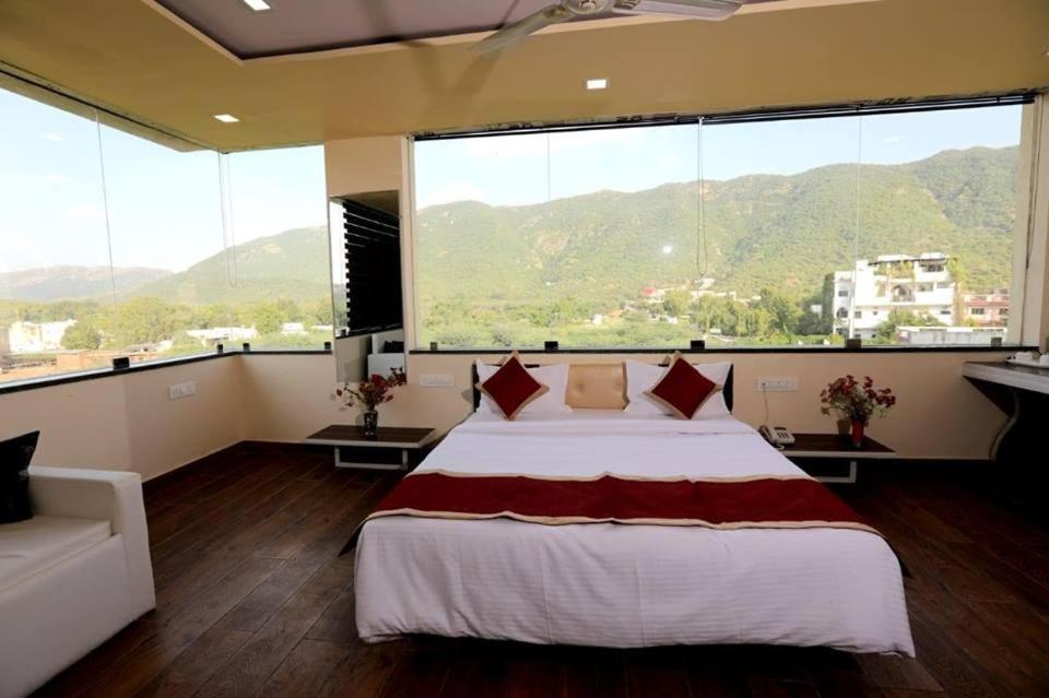 Suite with Mountain View photo 1