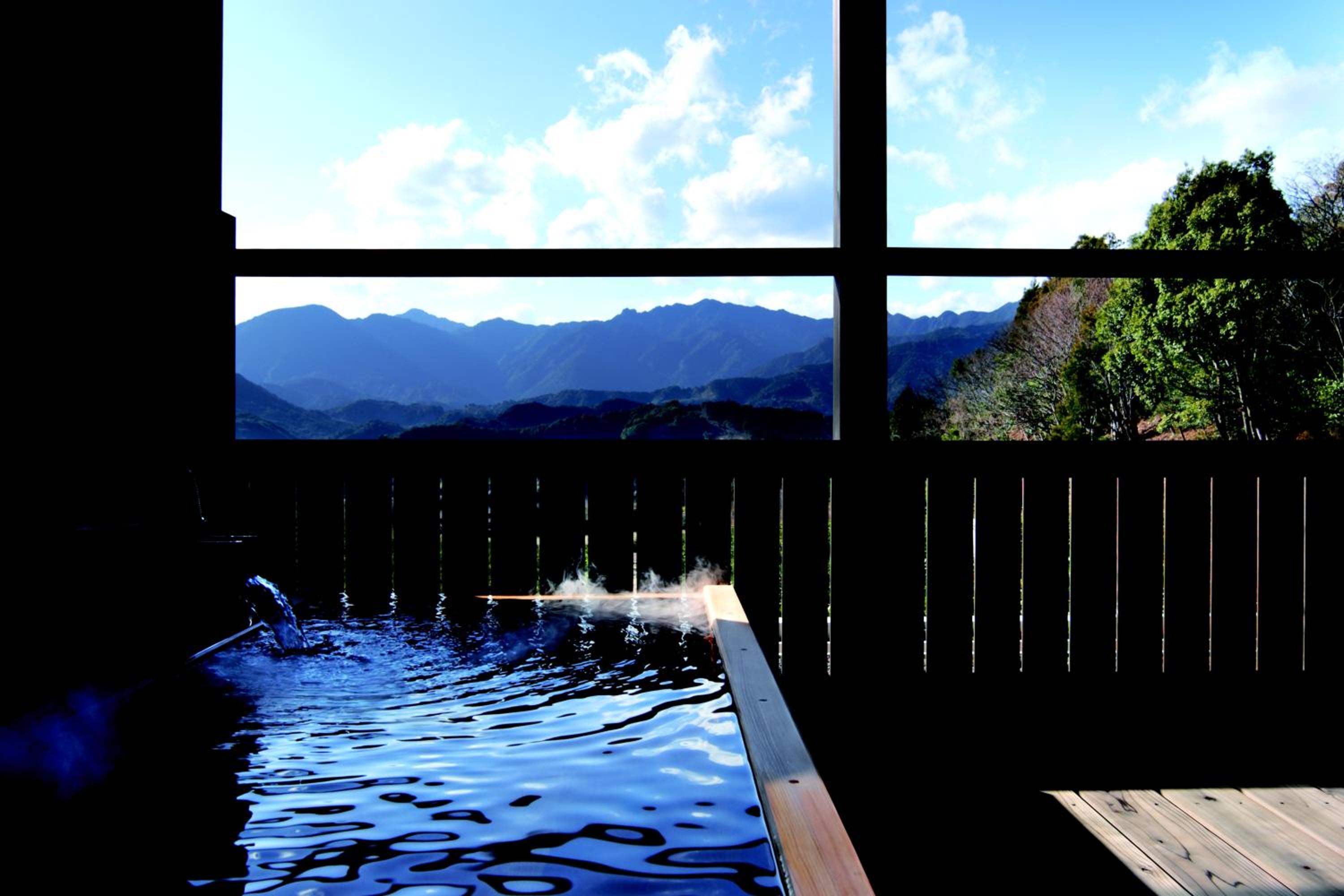 Deluxe Suite with Open-Air Bath photo 2