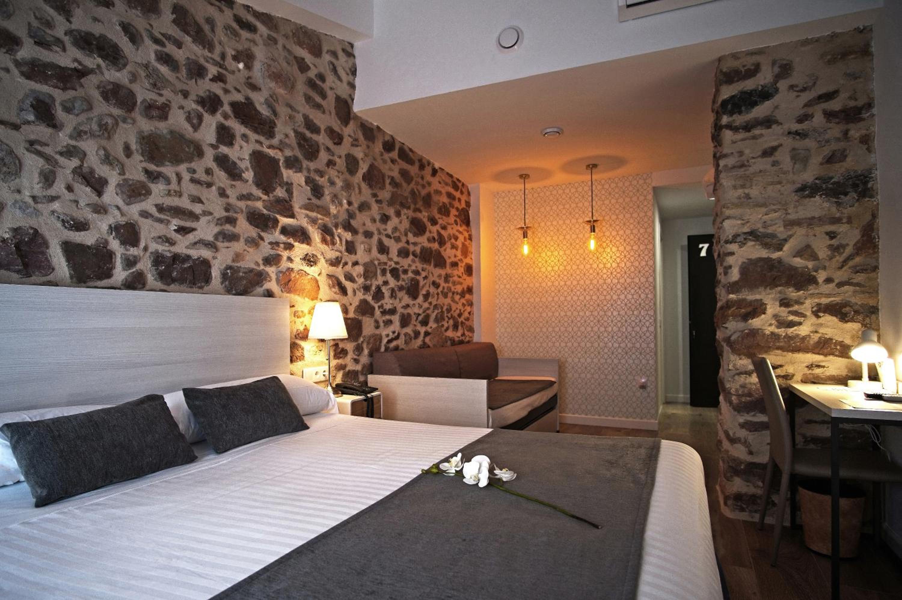 Quadruple Room with Bathroom photo 3
