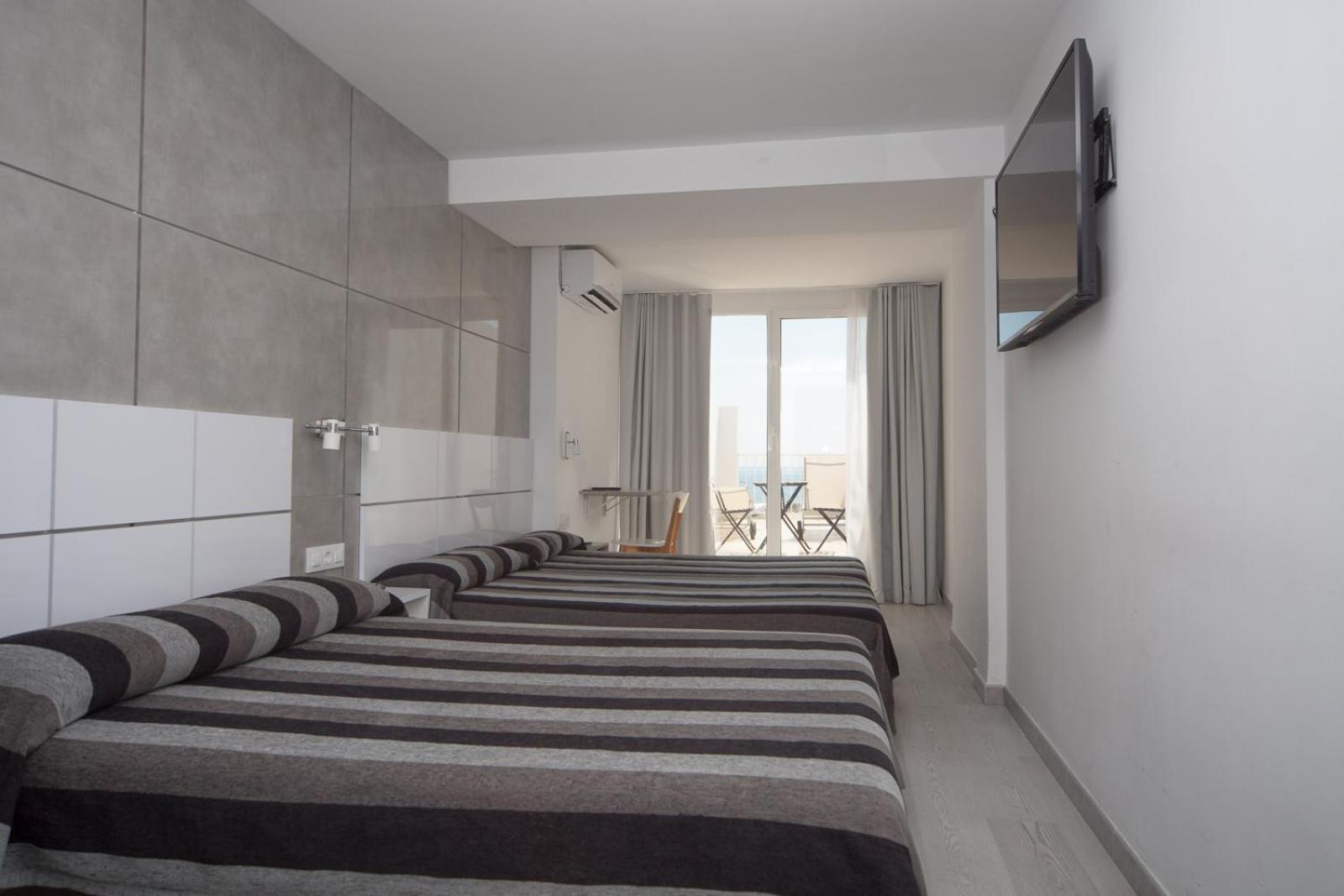 Habitación Cuádruple con Vista al Mar